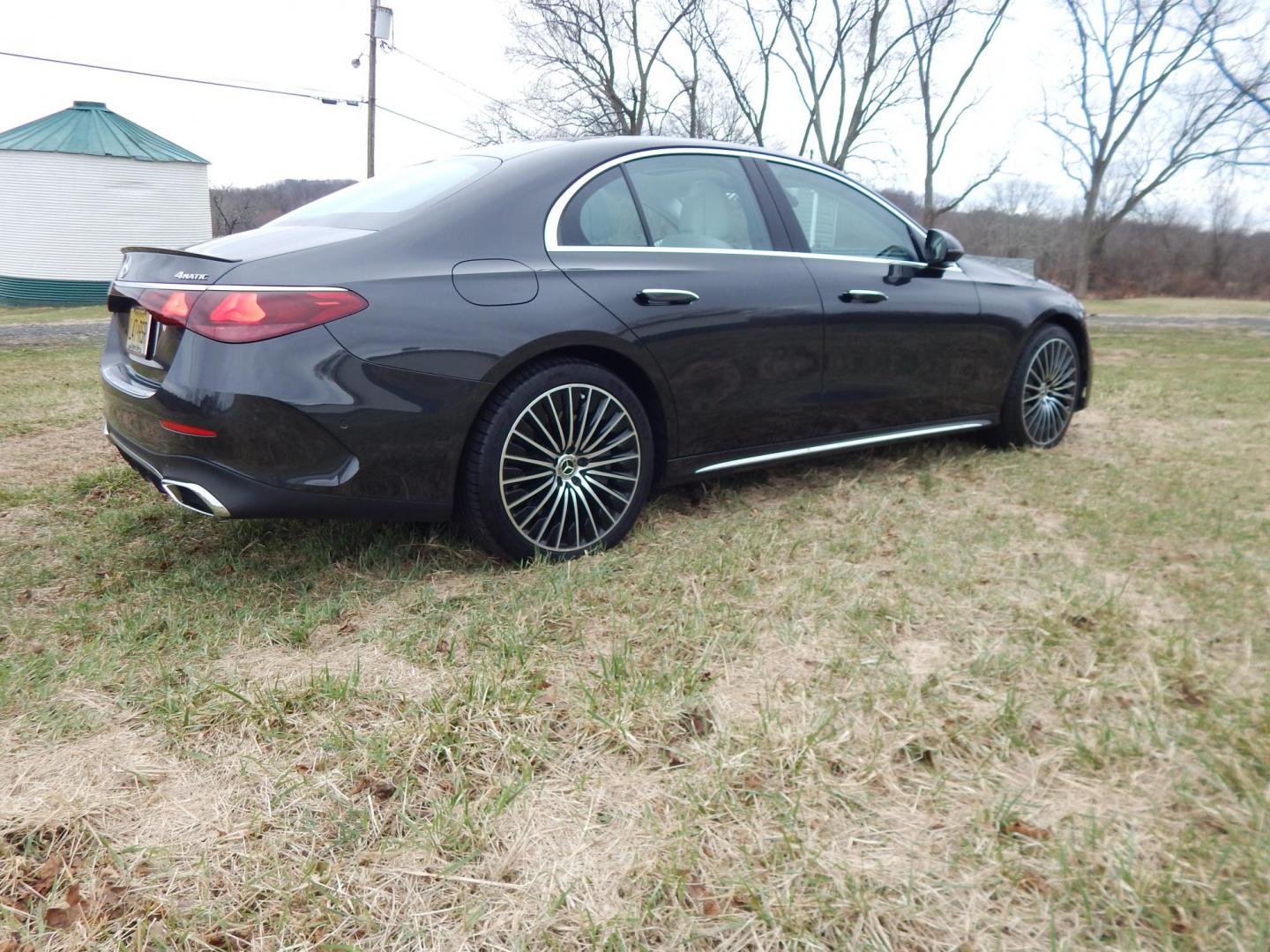 2024 grey /white Mercedes-Benz E-Class E450 Sedan 4MATIC (W1KLF6BB4RA) with an 3.0L V6 DOHC 24V engine, 9A transmission, located at 6528 Lower York Road, New Hope, PA, 18938, (215) 862-9555, 40.358707, -74.977882 - This 2024 E Class Mercedes has a $94,000 list price. Will list options and have picture of window sticker. Call at. 215-862-9555 to set up a test drive. Still as new. The price excludes tax, tags and our dealer fee of $297.50. One year left on Factory Warranty, regular servicing, no accidents. - Photo#35