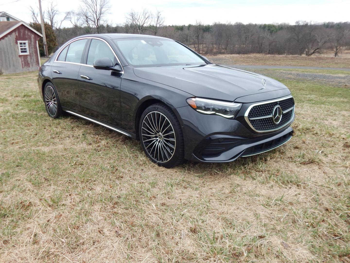 2024 grey /white Mercedes-Benz E-Class E450 Sedan 4MATIC (W1KLF6BB4RA) with an 3.0L V6 DOHC 24V engine, 9A transmission, located at 6528 Lower York Road, New Hope, PA, 18938, (215) 862-9555, 40.358707, -74.977882 - This 2024 E Class Mercedes has a $94,000 list price. Will list options and have picture of window sticker. Call at. 215-862-9555 to set up a test drive. Still as new. The price excludes tax, tags and our dealer fee of $297.50. One year left on Factory Warranty, regular servicing, no accidents. - Photo#37