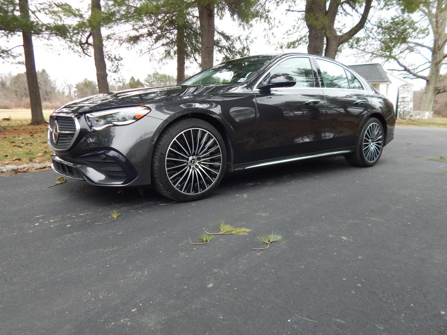 2024 grey /white Mercedes-Benz E-Class E450 Sedan 4MATIC (W1KLF6BB4RA) with an 3.0L V6 DOHC 24V engine, 9A transmission, located at 6528 Lower York Road, New Hope, PA, 18938, (215) 862-9555, 40.358707, -74.977882 - This 2024 E Class Mercedes has a $94,000 list price. Will list options and have picture of window sticker. Call at. 215-862-9555 to set up a test drive. Still as new. The price excludes tax, tags and our dealer fee of $297.50. One year left on Factory Warranty, regular servicing, no accidents. - Photo#38