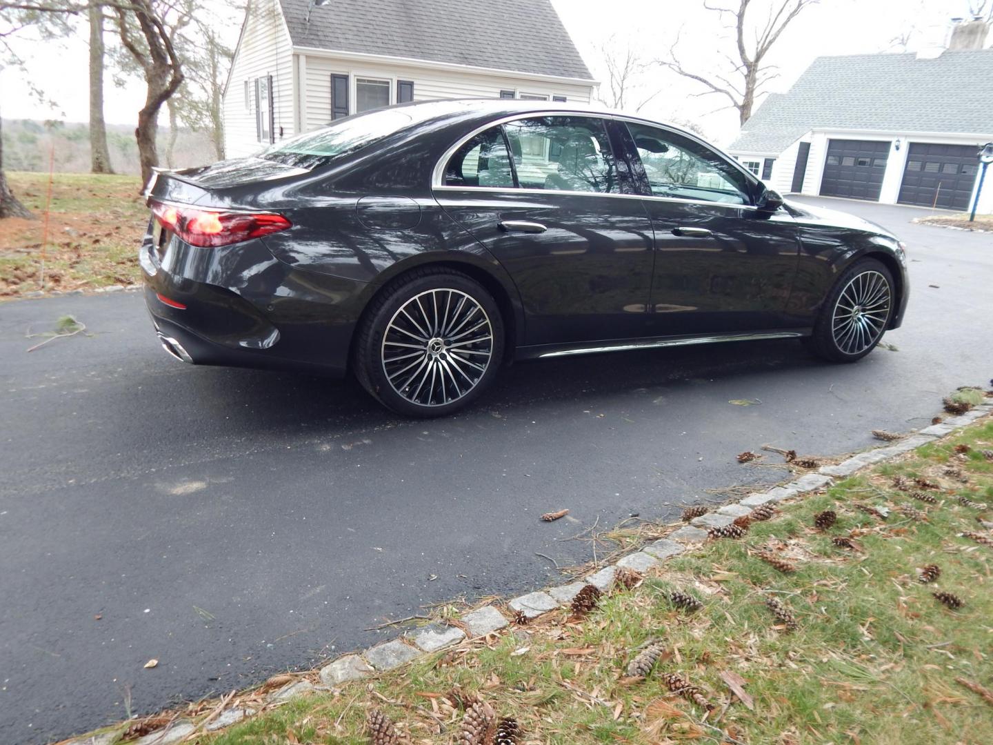 2024 grey /white Mercedes-Benz E-Class E450 Sedan 4MATIC (W1KLF6BB4RA) with an 3.0L V6 DOHC 24V engine, 9A transmission, located at 6528 Lower York Road, New Hope, PA, 18938, (215) 862-9555, 40.358707, -74.977882 - This 2024 E Class Mercedes has a $94,000 list price. Will list options and have picture of window sticker. Call at. 215-862-9555 to set up a test drive. Still as new. The price excludes tax, tags and our dealer fee of $297.50. One year left on Factory Warranty, regular servicing, no accidents. - Photo#41