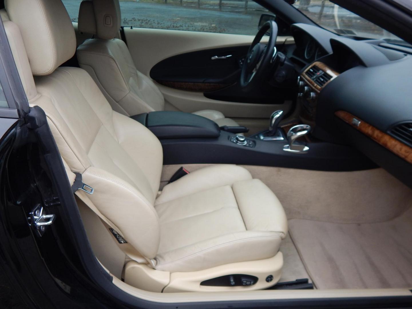 2009 Black /Tan BMW 6-Series 650i Convertible Sport (WBAEB53569C) with an 4.8L V8 DOHC 32V engine, Automatic transmission, located at 6528 Lower York Road, New Hope, PA, 18938, (215) 862-9555, 40.358707, -74.977882 - Here we have a very cool BMW 650i convertible with a 4.8L V8 putting power to the rear wheels via an automatic transmission. Options include: tan leather with wood trim, power seats, heated front seats, heated steering wheel, dual climate controls, power convertible top, AM/FM/SAT/CD/AUX radio, powe - Photo#15