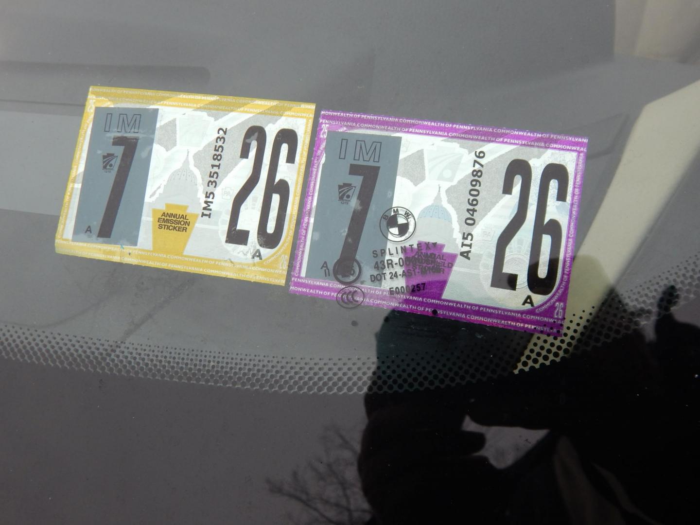 2009 Black /Tan BMW 6-Series 650i Convertible Sport (WBAEB53569C) with an 4.8L V8 DOHC 32V engine, Automatic transmission, located at 6528 Lower York Road, New Hope, PA, 18938, (215) 862-9555, 40.358707, -74.977882 - Here we have a very cool BMW 650i convertible with a 4.8L V8 putting power to the rear wheels via an automatic transmission. Options include: tan leather with wood trim, power seats, heated front seats, heated steering wheel, dual climate controls, power convertible top, AM/FM/SAT/CD/AUX radio, powe - Photo#20