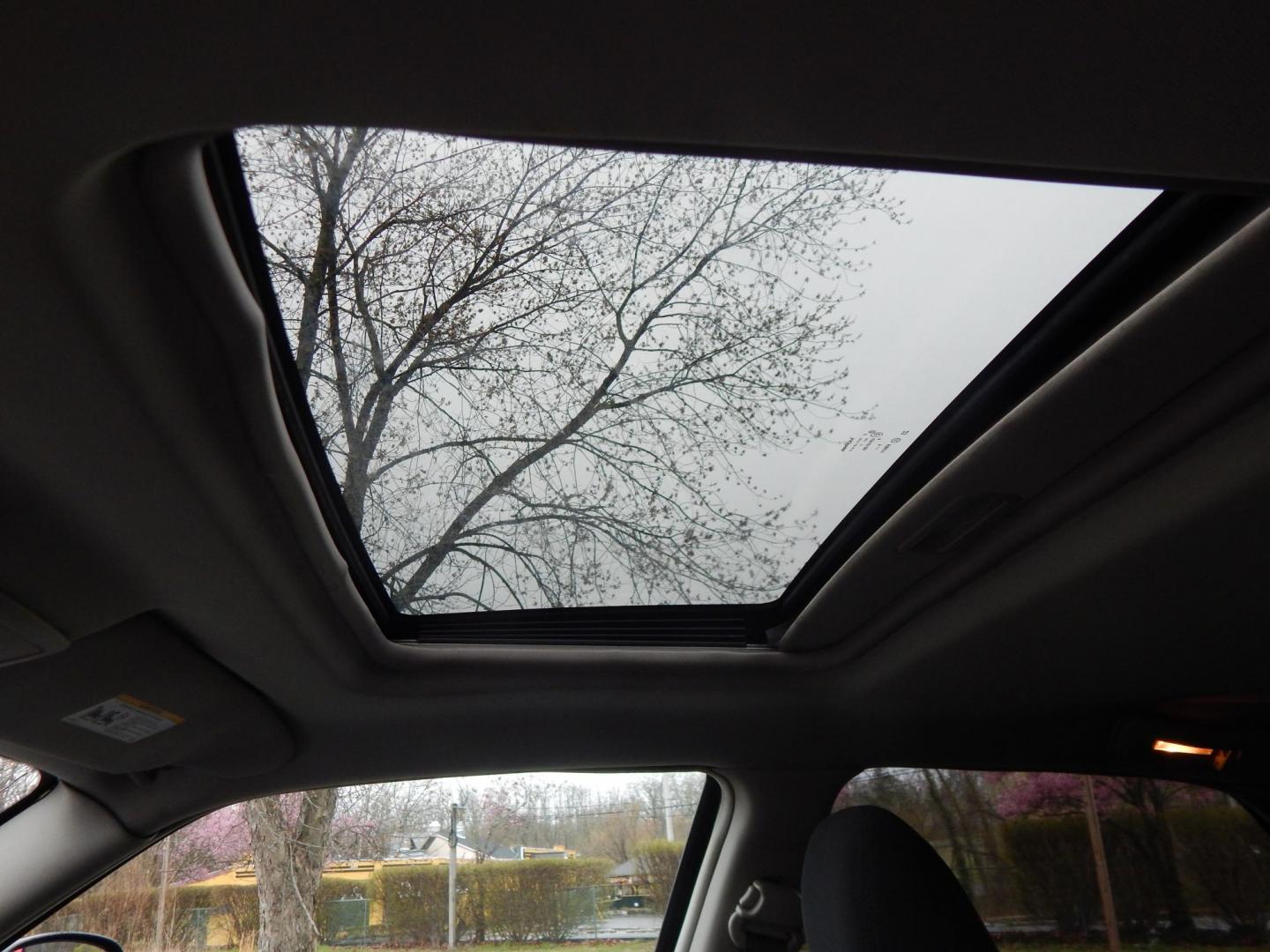 2007 Black /Black Dodge Magnum SXT AWD (2D4GZ47V67H) with an 3.5L V6 SOHC 24V engine, 5-Speed Automatic transmission, located at 6528 Lower York Road, New Hope, PA, 18938, (215) 862-9555, 40.358707, -74.977882 - Here we have a very cool, ONE OWNER AND NO ACCIDENTS, Dodge Magnum SXT with a 3.5L V6 putting power to all four wheels via automatic transmission. Options include: black cloth, power drivers seat, heat and a/c, AM/FM/CD/AUX RADIO, sunroof, tilt steering wheel, cruise control, power windows/locks/mir - Photo#11