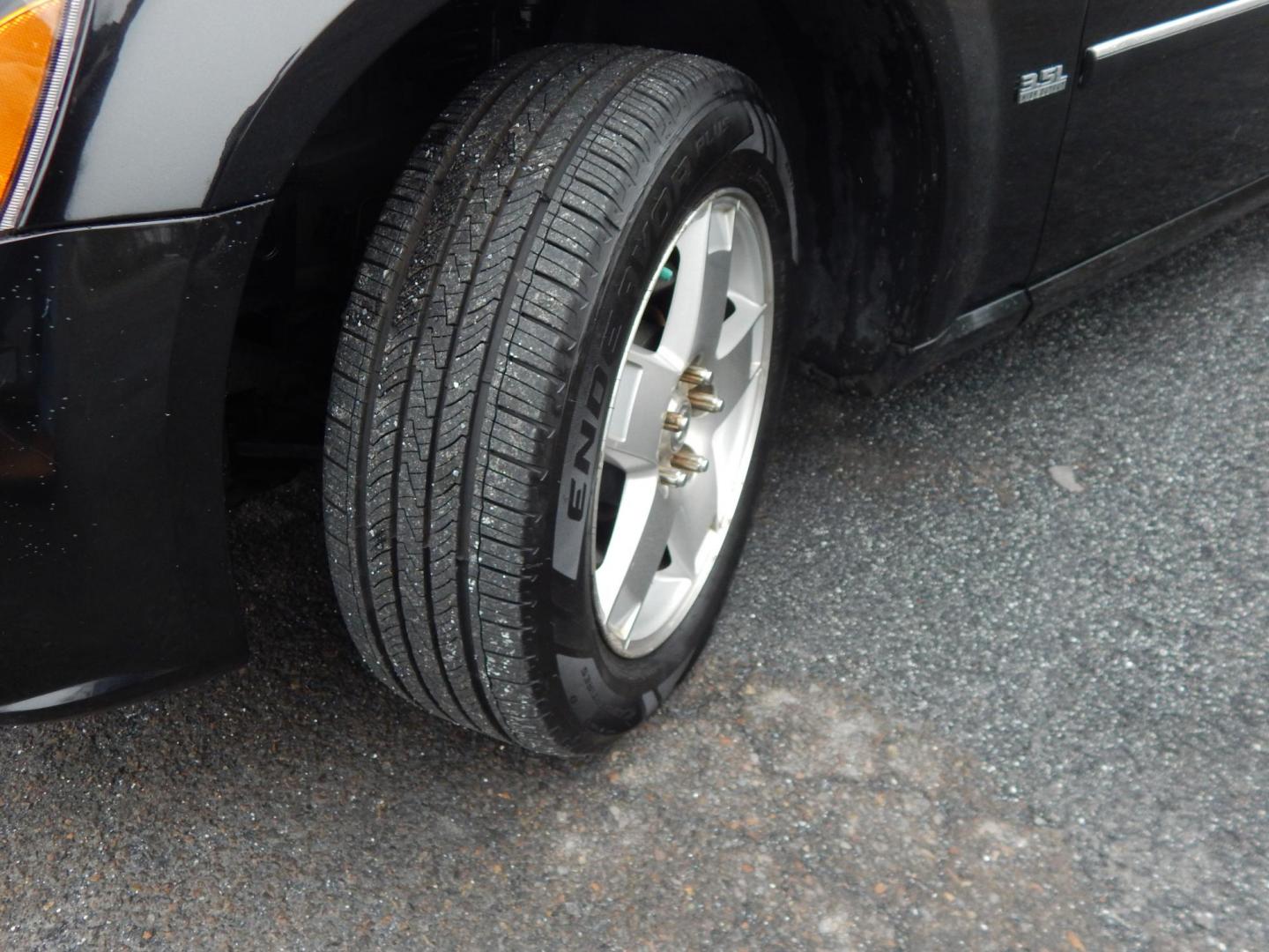 2007 Black /Black Dodge Magnum SXT AWD (2D4GZ47V67H) with an 3.5L V6 SOHC 24V engine, 5-Speed Automatic transmission, located at 6528 Lower York Road, New Hope, PA, 18938, (215) 862-9555, 40.358707, -74.977882 - Here we have a very cool, ONE OWNER AND NO ACCIDENTS, Dodge Magnum SXT with a 3.5L V6 putting power to all four wheels via automatic transmission. Options include: black cloth, power drivers seat, heat and a/c, AM/FM/CD/AUX RADIO, sunroof, tilt steering wheel, cruise control, power windows/locks/mir - Photo#20