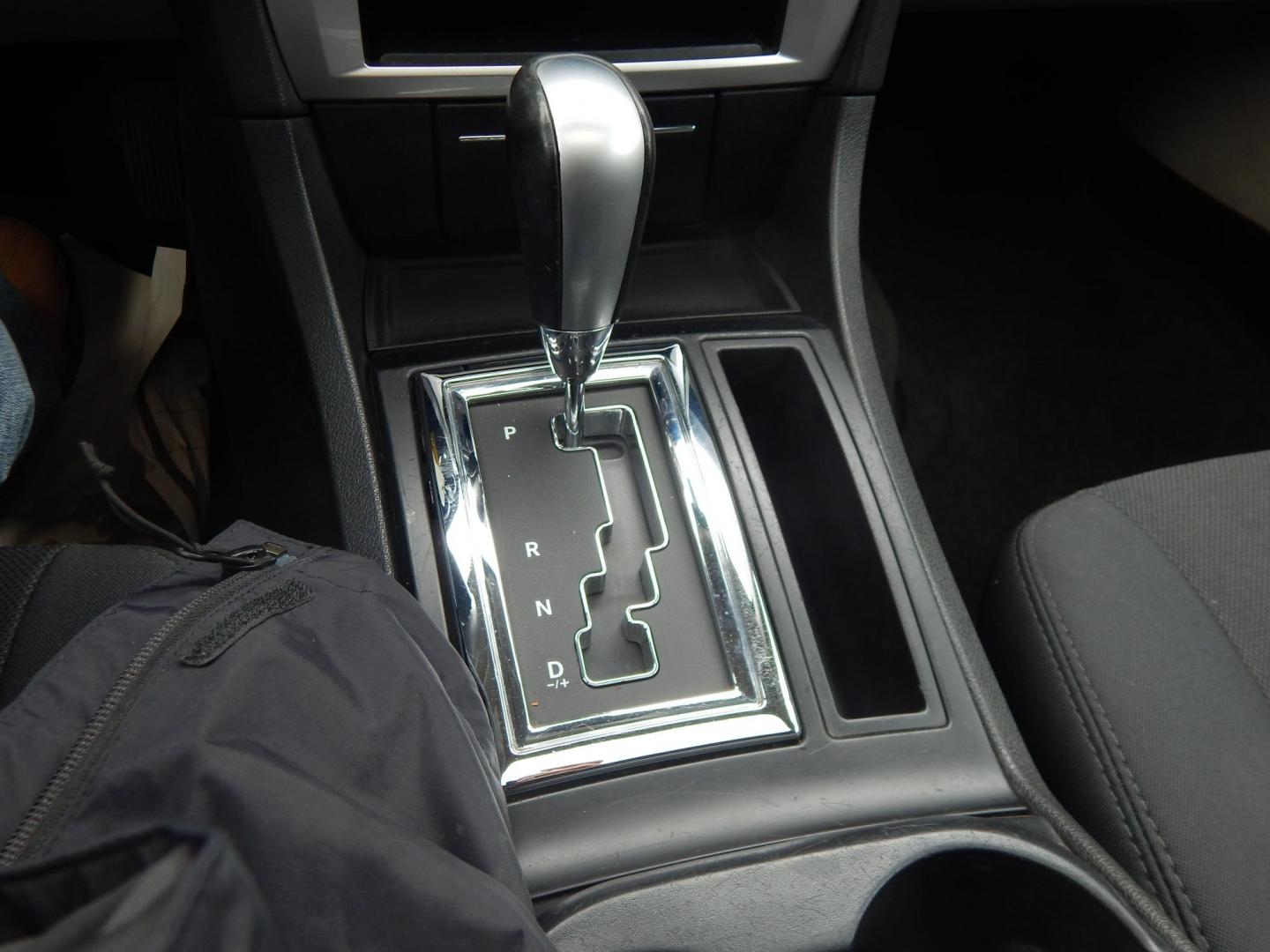 2007 Black /Black Dodge Magnum SXT AWD (2D4GZ47V67H) with an 3.5L V6 SOHC 24V engine, 5-Speed Automatic transmission, located at 6528 Lower York Road, New Hope, PA, 18938, (215) 862-9555, 40.358707, -74.977882 - Here we have a very cool, ONE OWNER AND NO ACCIDENTS, Dodge Magnum SXT with a 3.5L V6 putting power to all four wheels via automatic transmission. Options include: black cloth, power drivers seat, heat and a/c, AM/FM/CD/AUX RADIO, sunroof, tilt steering wheel, cruise control, power windows/locks/mir - Photo#23