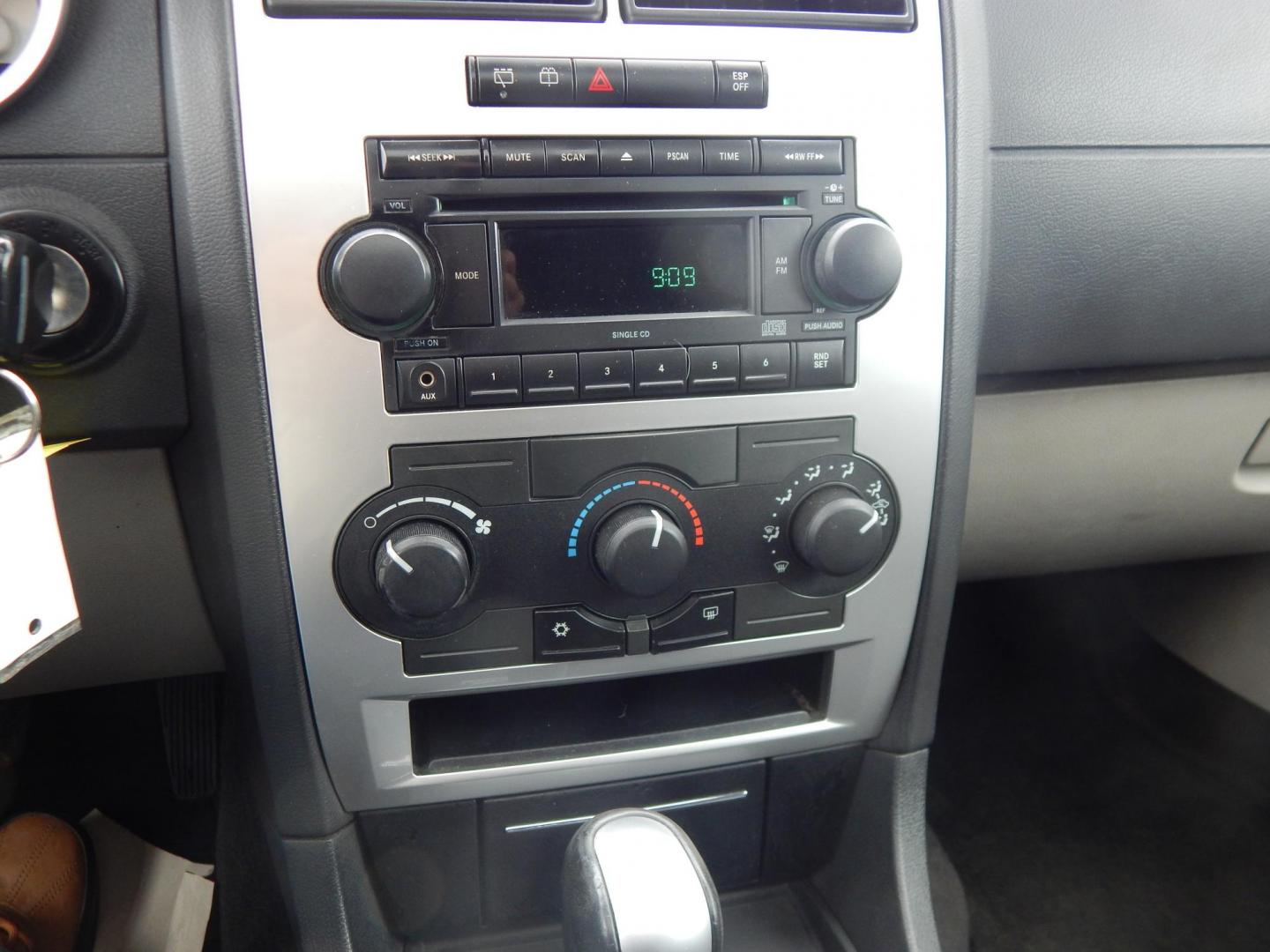 2007 Black /Black Dodge Magnum SXT AWD (2D4GZ47V67H) with an 3.5L V6 SOHC 24V engine, 5-Speed Automatic transmission, located at 6528 Lower York Road, New Hope, PA, 18938, (215) 862-9555, 40.358707, -74.977882 - Here we have a very cool, ONE OWNER AND NO ACCIDENTS, Dodge Magnum SXT with a 3.5L V6 putting power to all four wheels via automatic transmission. Options include: black cloth, power drivers seat, heat and a/c, AM/FM/CD/AUX RADIO, sunroof, tilt steering wheel, cruise control, power windows/locks/mir - Photo#24