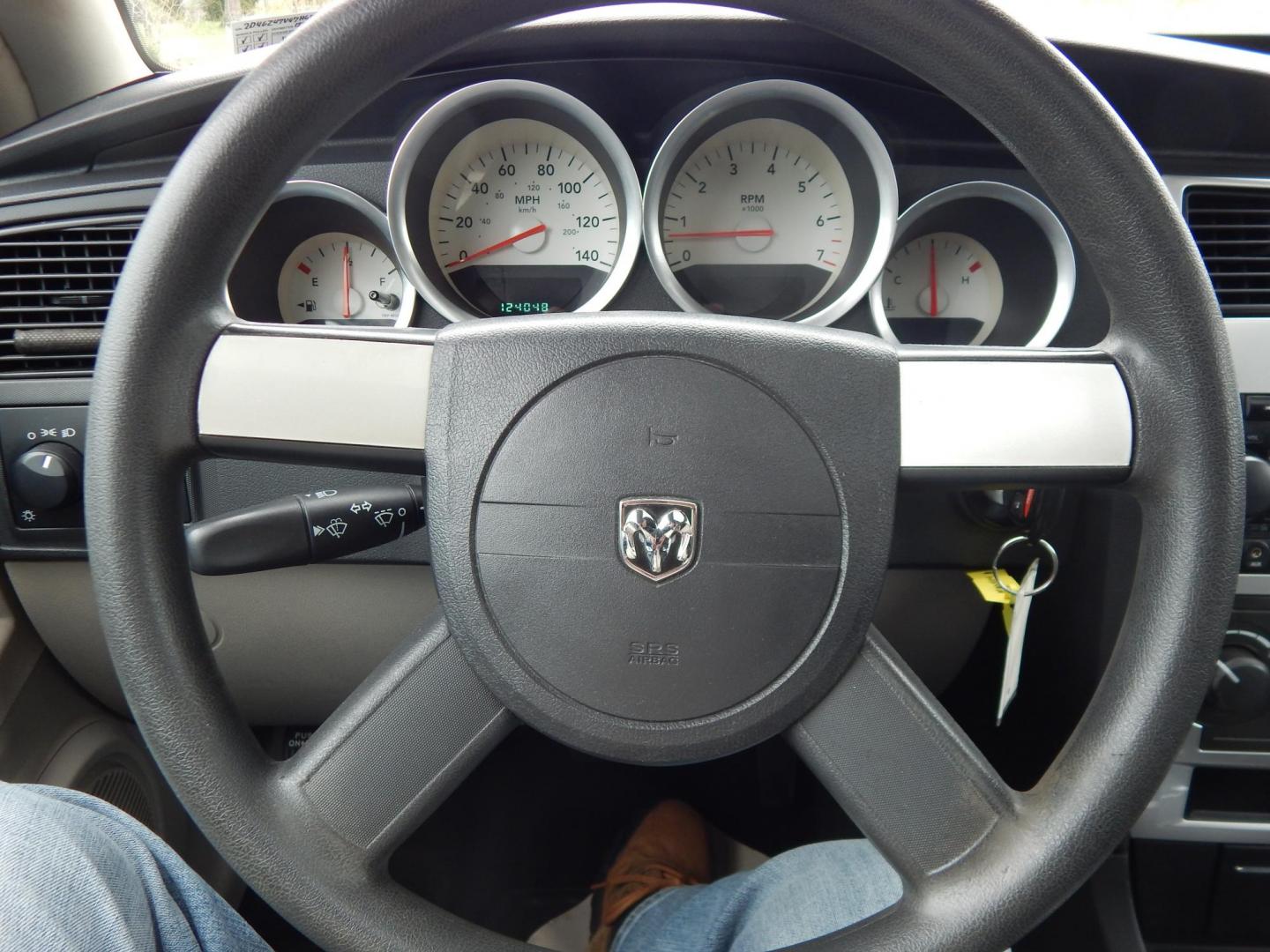 2007 Black /Black Dodge Magnum SXT AWD (2D4GZ47V67H) with an 3.5L V6 SOHC 24V engine, 5-Speed Automatic transmission, located at 6528 Lower York Road, New Hope, PA, 18938, (215) 862-9555, 40.358707, -74.977882 - Here we have a very cool, ONE OWNER AND NO ACCIDENTS, Dodge Magnum SXT with a 3.5L V6 putting power to all four wheels via automatic transmission. Options include: black cloth, power drivers seat, heat and a/c, AM/FM/CD/AUX RADIO, sunroof, tilt steering wheel, cruise control, power windows/locks/mir - Photo#25