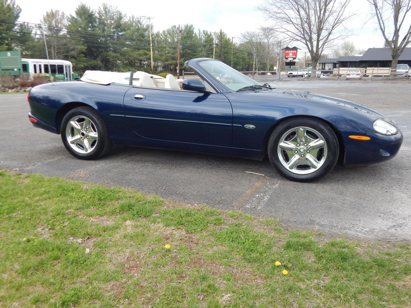 2000 Blue Jaguar XK8 Convertible (SAJJA42C6YN) with an 4.0L V8 DOHC 32V engine, 5-Speed Automatic Overdrive transmission, located at 6528 Lower York Road, New Hope, PA, 18938, (215) 862-9555, 40.358707, -74.977882 - 2000 Jaguar XK 8. Roadster......8 cylinder engine runs well, automatic transmission shifts on time, this is a 2 owner automobile showing 37 service records on a clean car fax. Although the body and interior are a little rough around, we have priced this Jag for someone to have a semi collectable au - Photo#3