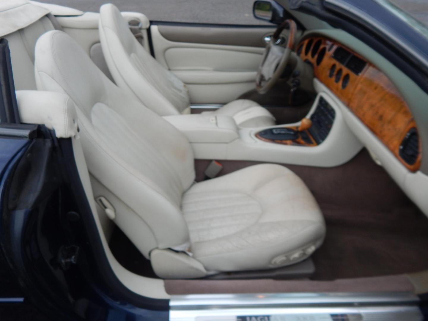 2000 Blue Jaguar XK8 Convertible (SAJJA42C6YN) with an 4.0L V8 DOHC 32V engine, 5-Speed Automatic Overdrive transmission, located at 6528 Lower York Road, New Hope, PA, 18938, (215) 862-9555, 40.358707, -74.977882 - 2000 Jaguar XK 8. Roadster......8 cylinder engine runs well, automatic transmission shifts on time, this is a 2 owner automobile showing 37 service records on a clean car fax. Although the body and interior are a little rough around, we have priced this Jag for someone to have a semi collectable au - Photo#14