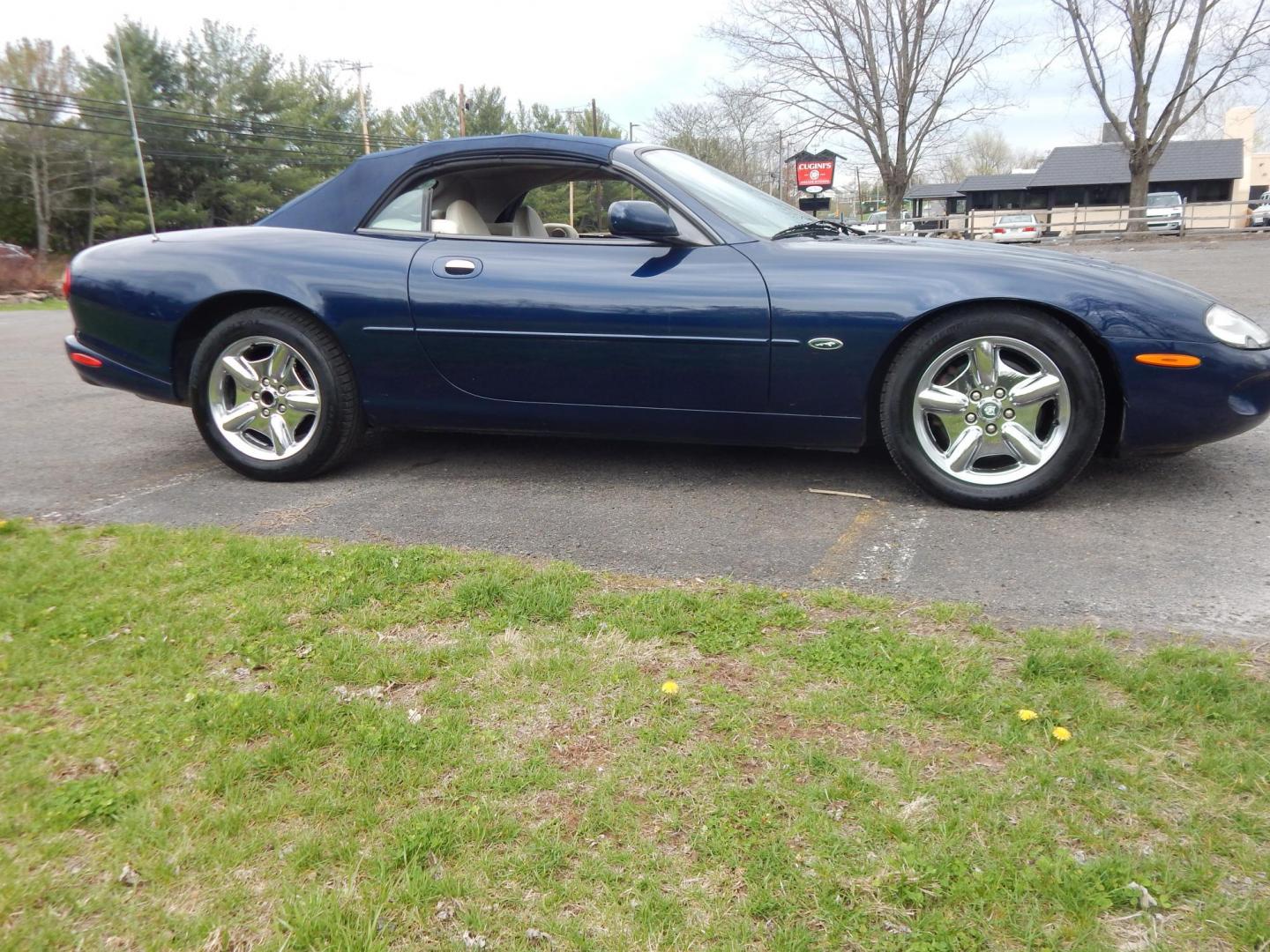 2000 Blue Jaguar XK8 Convertible (SAJJA42C6YN) with an 4.0L V8 DOHC 32V engine, 5-Speed Automatic Overdrive transmission, located at 6528 Lower York Road, New Hope, PA, 18938, (215) 862-9555, 40.358707, -74.977882 - 2000 Jaguar XK 8. Roadster......8 cylinder engine runs well, automatic transmission shifts on time, this is a 2 owner automobile showing 37 service records on a clean car fax. Although the body and interior are a little rough around, we have priced this Jag for someone to have a semi collectable au - Photo#7