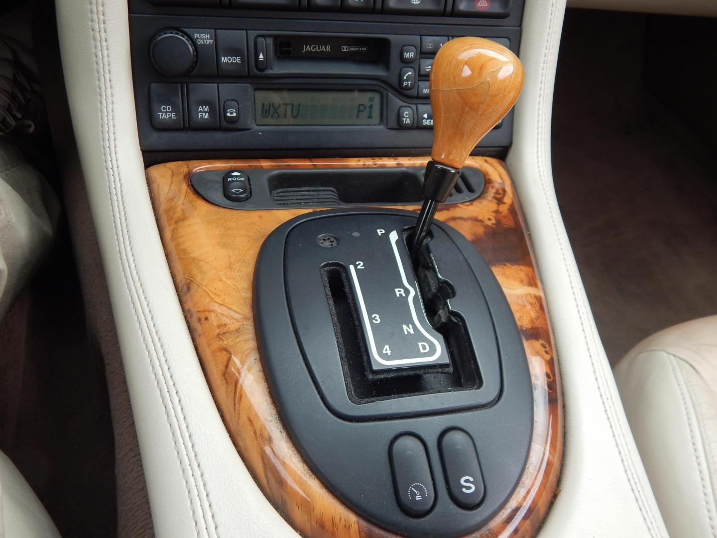 2000 Blue Jaguar XK8 Convertible (SAJJA42C6YN) with an 4.0L V8 DOHC 32V engine, 5-Speed Automatic Overdrive transmission, located at 6528 Lower York Road, New Hope, PA, 18938, (215) 862-9555, 40.358707, -74.977882 - 2000 Jaguar XK 8. Roadster......8 cylinder engine runs well, automatic transmission shifts on time, this is a 2 owner automobile showing 37 service records on a clean car fax. Although the body and interior are a little rough around, we have priced this Jag for someone to have a semi collectable au - Photo#22