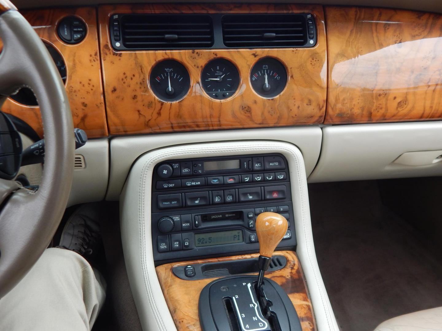 2000 Blue Jaguar XK8 Convertible (SAJJA42C6YN) with an 4.0L V8 DOHC 32V engine, 5-Speed Automatic Overdrive transmission, located at 6528 Lower York Road, New Hope, PA, 18938, (215) 862-9555, 40.358707, -74.977882 - 2000 Jaguar XK 8. Roadster......8 cylinder engine runs well, automatic transmission shifts on time, this is a 2 owner automobile showing 37 service records on a clean car fax. Although the body and interior are a little rough around, we have priced this Jag for someone to have a semi collectable au - Photo#23