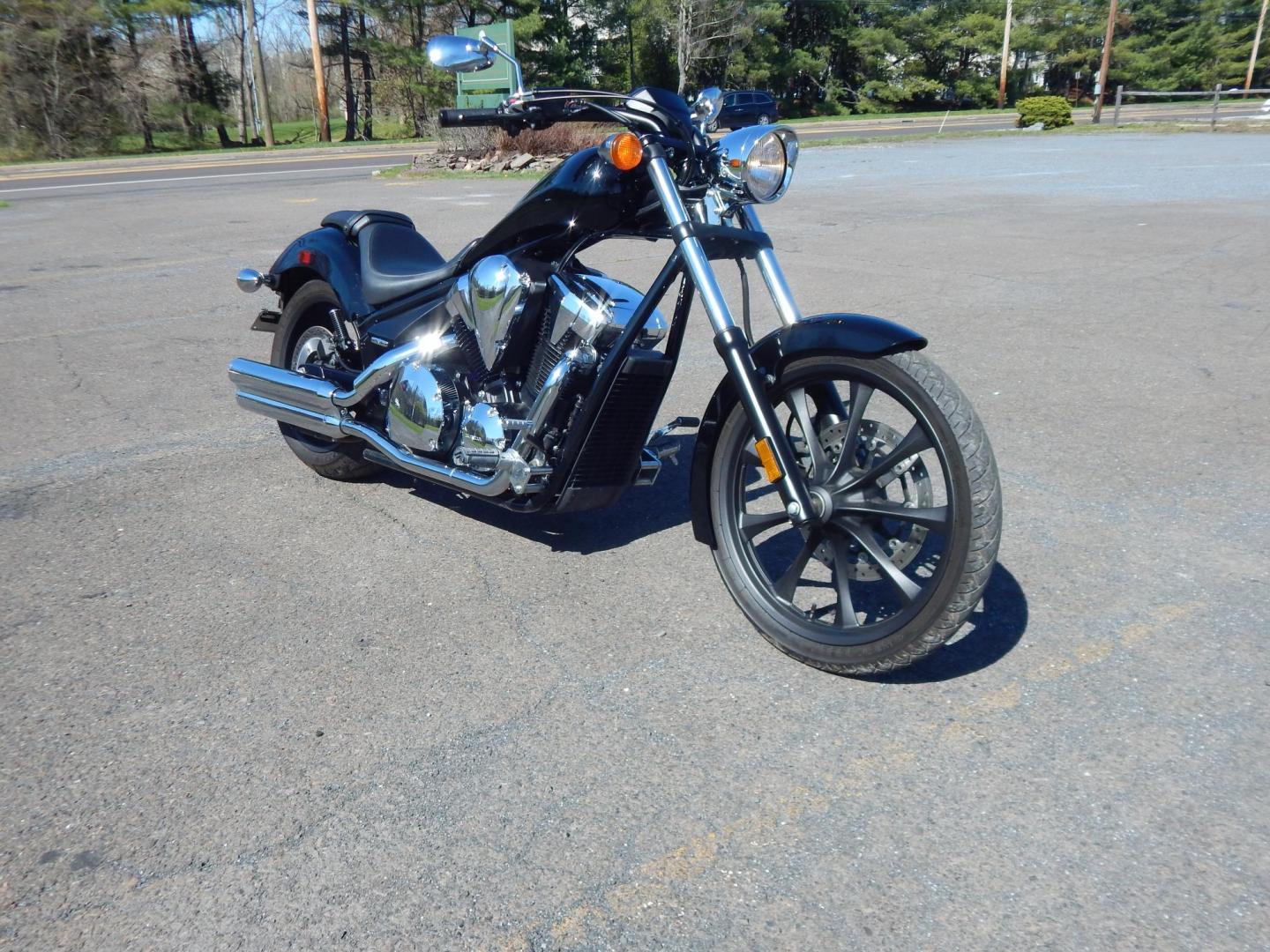 2014 Black /Black Honda Fury - (JH2SC61N5EK) with an 1312CC engine, Manual transmission, located at 6528 Lower York Road, New Hope, PA, 18938, (215) 862-9555, 40.358707, -74.977882 - 2014 Honda Fury VT1300CX – LOW MILES – CLEAN CRUISER Only 1,306 ORIGINAL MILES This is a super clean, low-mileage Honda Fury that’s ready to ride. Hard to find one with miles this low! 1300cc V-Twin 5-Speed Manual Transmission ABS Brakes Fuel Injected Recent Maintenance: Brand Ne - Photo#2