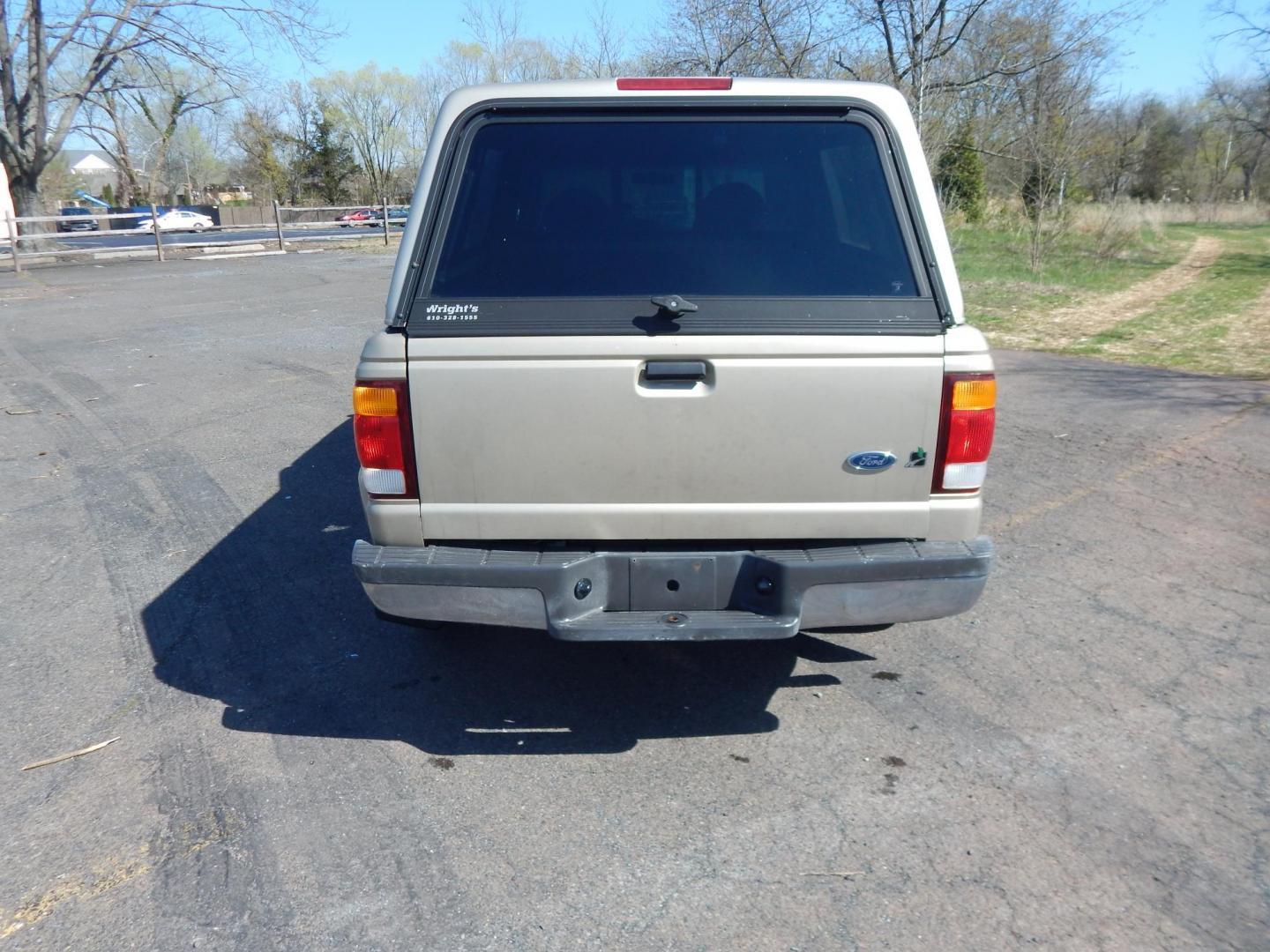 1999 Gold /Tan Ford Ranger XL SuperCab 2WD (1FTYR14V1XT) with an 3.0L V6 OHV 12V FFV engine, Automatic transmission, located at 6528 Lower York Road, New Hope, PA, 18938, (215) 862-9555, 40.358707, -74.977882 - Here we have a no accident, 3 owner Ford Ranger with a 3.0L V6 putting power to the rear wheels via an automatic transmission. Options include: tan cloth, manual seats, AM/FM/CD/TAPE radio, power windows and locks, tilt steering wheel, jump seats, 15 inch wheels, bed cap and side step. This truck ha - Photo#7