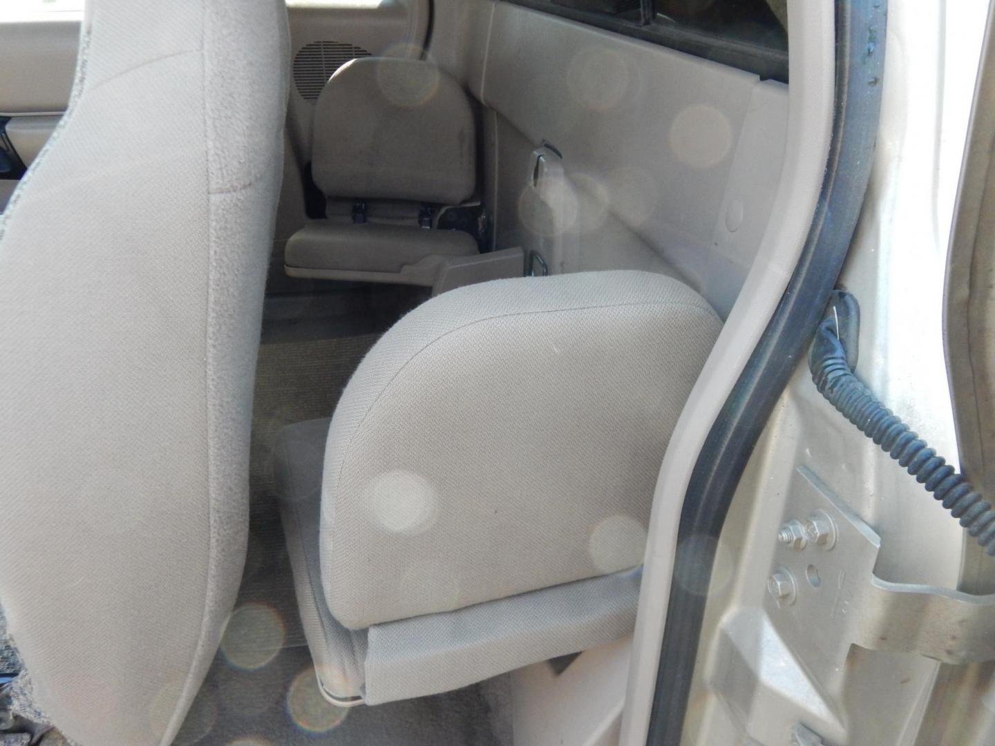 1999 Gold /Tan Ford Ranger XL SuperCab 2WD (1FTYR14V1XT) with an 3.0L V6 OHV 12V FFV engine, Automatic transmission, located at 6528 Lower York Road, New Hope, PA, 18938, (215) 862-9555, 40.358707, -74.977882 - Here we have a no accident, 3 owner Ford Ranger with a 3.0L V6 putting power to the rear wheels via an automatic transmission. Options include: tan cloth, manual seats, AM/FM/CD/TAPE radio, power windows and locks, tilt steering wheel, jump seats, 15 inch wheels, bed cap and side step. This truck ha - Photo#11