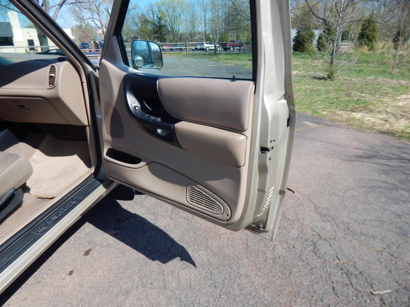 1999 Gold /Tan Ford Ranger XL SuperCab 2WD (1FTYR14V1XT) with an 3.0L V6 OHV 12V FFV engine, Automatic transmission, located at 6528 Lower York Road, New Hope, PA, 18938, (215) 862-9555, 40.358707, -74.977882 - Here we have a no accident, 3 owner Ford Ranger with a 3.0L V6 putting power to the rear wheels via an automatic transmission. Options include: tan cloth, manual seats, AM/FM/CD/TAPE radio, power windows and locks, tilt steering wheel, jump seats, 15 inch wheels, bed cap and side step. This truck ha - Photo#14