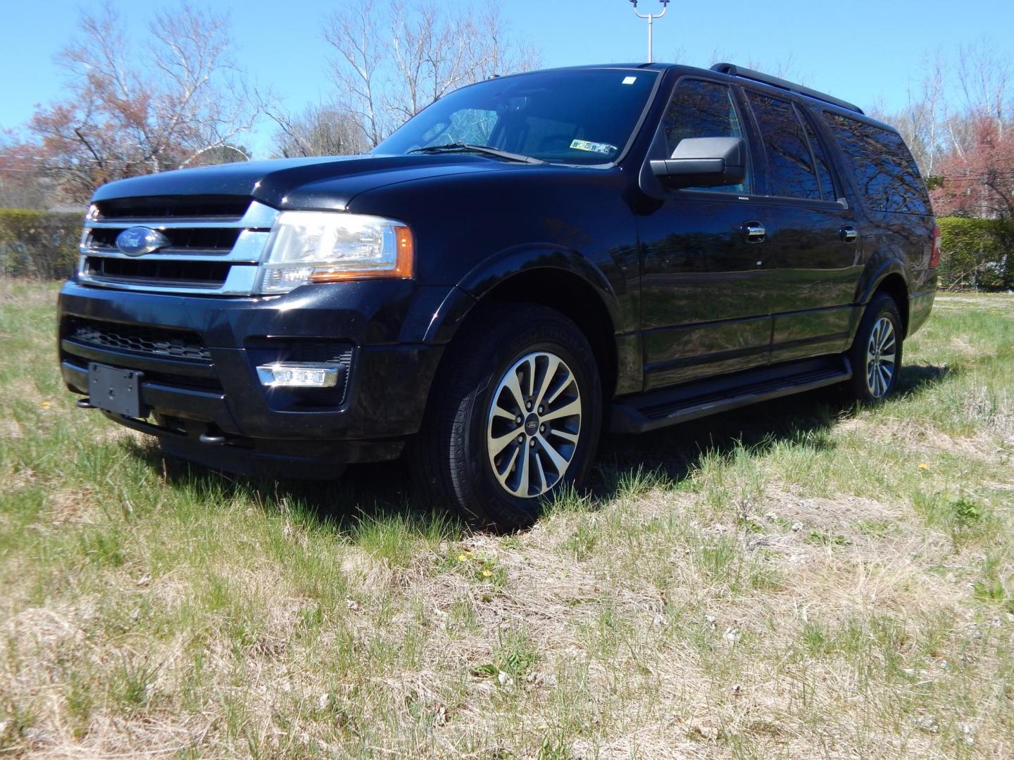 2017 Black /Black Ford Expedition EL XLT 4WD (1FMJK1JTXHE) with an 3.5L V6 DOHC 24V FFV engine, 6A transmission, located at 6528 Lower York Road, New Hope, PA, 18938, (215) 862-9555, 40.358707, -74.977882 - Here we have a 2017 Ford Expedition with a 3.5L V6 turbo engine putting power to the ground via a 4x4 automatic transmission. Options include: b lack leather, power seats, heated and cooled front seats, sunroof, dual and rear climate controls, AM/FM/CD/BLUETOOTH radio, power tilt steering wheel, cru - Photo#0