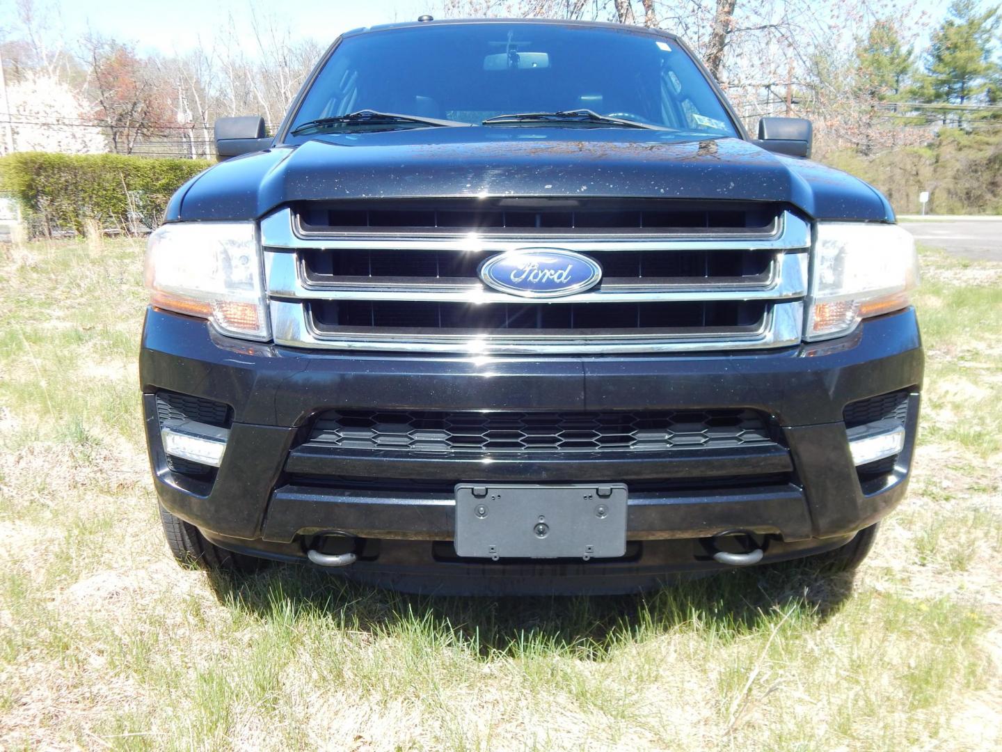 2017 Black /Black Ford Expedition EL XLT 4WD (1FMJK1JTXHE) with an 3.5L V6 DOHC 24V FFV engine, 6A transmission, located at 6528 Lower York Road, New Hope, PA, 18938, (215) 862-9555, 40.358707, -74.977882 - Here we have a 2017 Ford Expedition with a 3.5L V6 turbo engine putting power to the ground via a 4x4 automatic transmission. Options include: b lack leather, power seats, heated and cooled front seats, sunroof, dual and rear climate controls, AM/FM/CD/BLUETOOTH radio, power tilt steering wheel, cru - Photo#8
