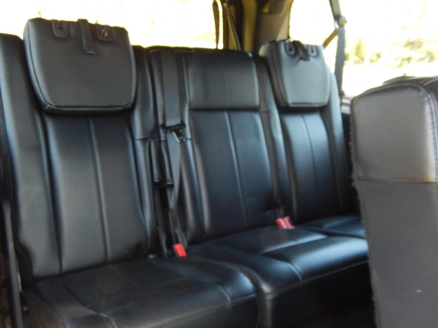 2017 Black /Black Ford Expedition EL XLT 4WD (1FMJK1JTXHE) with an 3.5L V6 DOHC 24V FFV engine, 6A transmission, located at 6528 Lower York Road, New Hope, PA, 18938, (215) 862-9555, 40.358707, -74.977882 - Here we have a 2017 Ford Expedition with a 3.5L V6 turbo engine putting power to the ground via a 4x4 automatic transmission. Options include: b lack leather, power seats, heated and cooled front seats, sunroof, dual and rear climate controls, AM/FM/CD/BLUETOOTH radio, power tilt steering wheel, cru - Photo#17