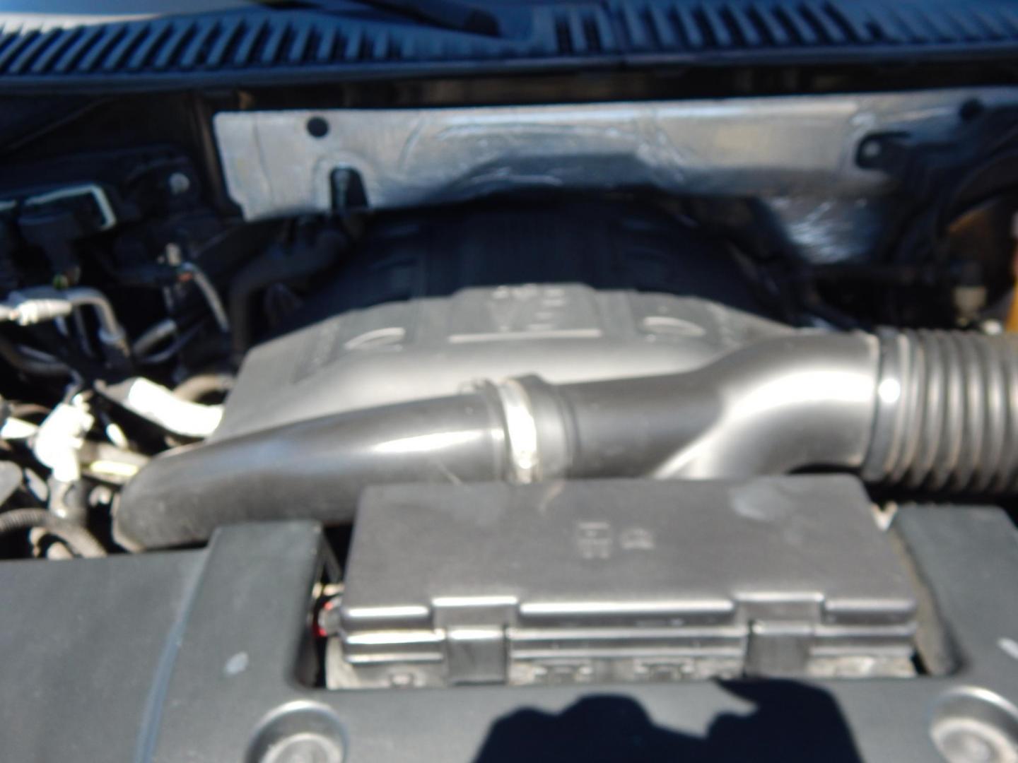 2017 Black /Black Ford Expedition EL XLT 4WD (1FMJK1JTXHE) with an 3.5L V6 DOHC 24V FFV engine, 6A transmission, located at 6528 Lower York Road, New Hope, PA, 18938, (215) 862-9555, 40.358707, -74.977882 - Here we have a 2017 Ford Expedition with a 3.5L V6 turbo engine putting power to the ground via a 4x4 automatic transmission. Options include: b lack leather, power seats, heated and cooled front seats, sunroof, dual and rear climate controls, AM/FM/CD/BLUETOOTH radio, power tilt steering wheel, cru - Photo#19