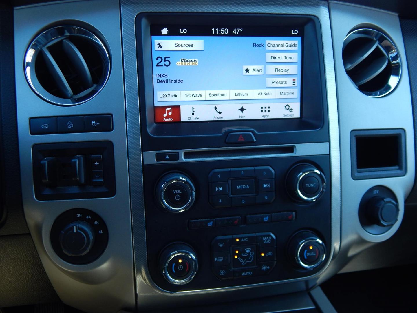 2017 Black /Black Ford Expedition EL XLT 4WD (1FMJK1JTXHE) with an 3.5L V6 DOHC 24V FFV engine, 6A transmission, located at 6528 Lower York Road, New Hope, PA, 18938, (215) 862-9555, 40.358707, -74.977882 - Here we have a 2017 Ford Expedition with a 3.5L V6 turbo engine putting power to the ground via a 4x4 automatic transmission. Options include: b lack leather, power seats, heated and cooled front seats, sunroof, dual and rear climate controls, AM/FM/CD/BLUETOOTH radio, power tilt steering wheel, cru - Photo#25