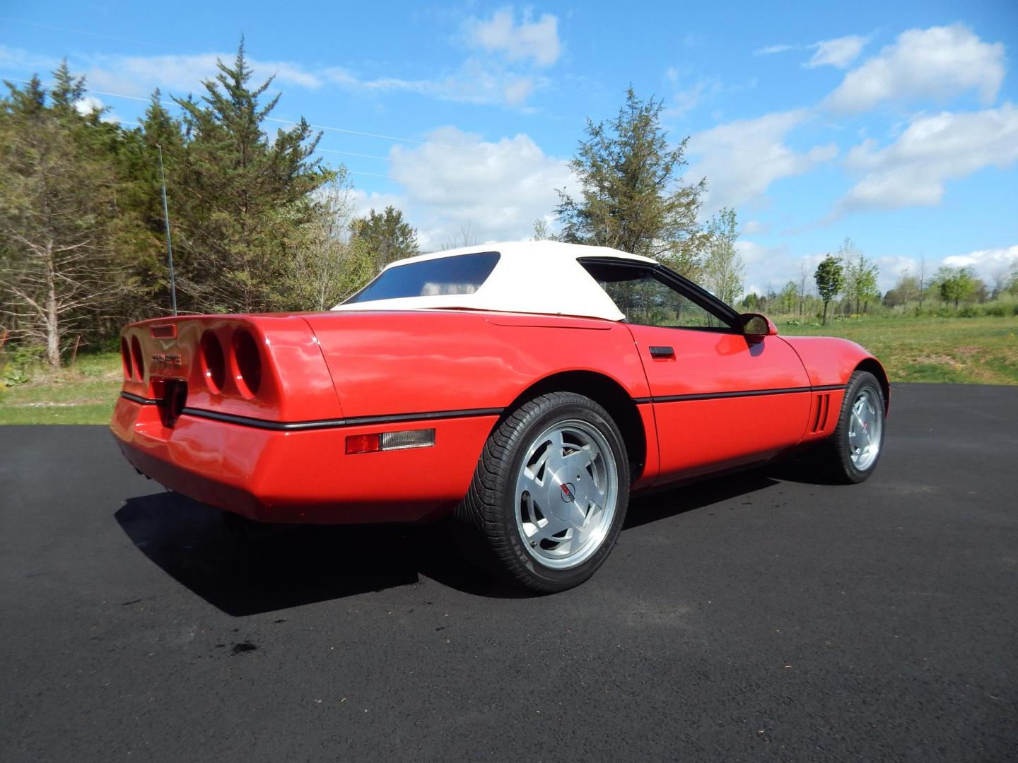 1988 Red /Red Chevrolet Corvette (1G1YY3181J5) with an 5.7L V8 engine, Manual transmission, located at 6528 Lower York Road, New Hope, PA, 18938, (215) 862-9555, 40.358707, -74.977882 - Here we have a beautifully kept, 23k original miles, Chevy Corvette Convertible with a 5.7L V8 putting power to the rear wheels via a smooth shifting 4 speed with overdrive transmission. Red paint with red leather interior and a white convertible top. Some options included are listed here. Please lo - Photo#4