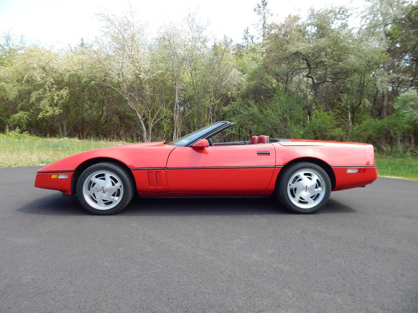 1988 Red /Red Chevrolet Corvette (1G1YY3181J5) with an 5.7L V8 engine, Manual transmission, located at 6528 Lower York Road, New Hope, PA, 18938, (215) 862-9555, 40.358707, -74.977882 - Here we have a beautifully kept, 23k original miles, Chevy Corvette Convertible with a 5.7L V8 putting power to the rear wheels via a smooth shifting 4 speed with overdrive transmission. Red paint with red leather interior and a white convertible top. Some options included are listed here. Please lo - Photo#9