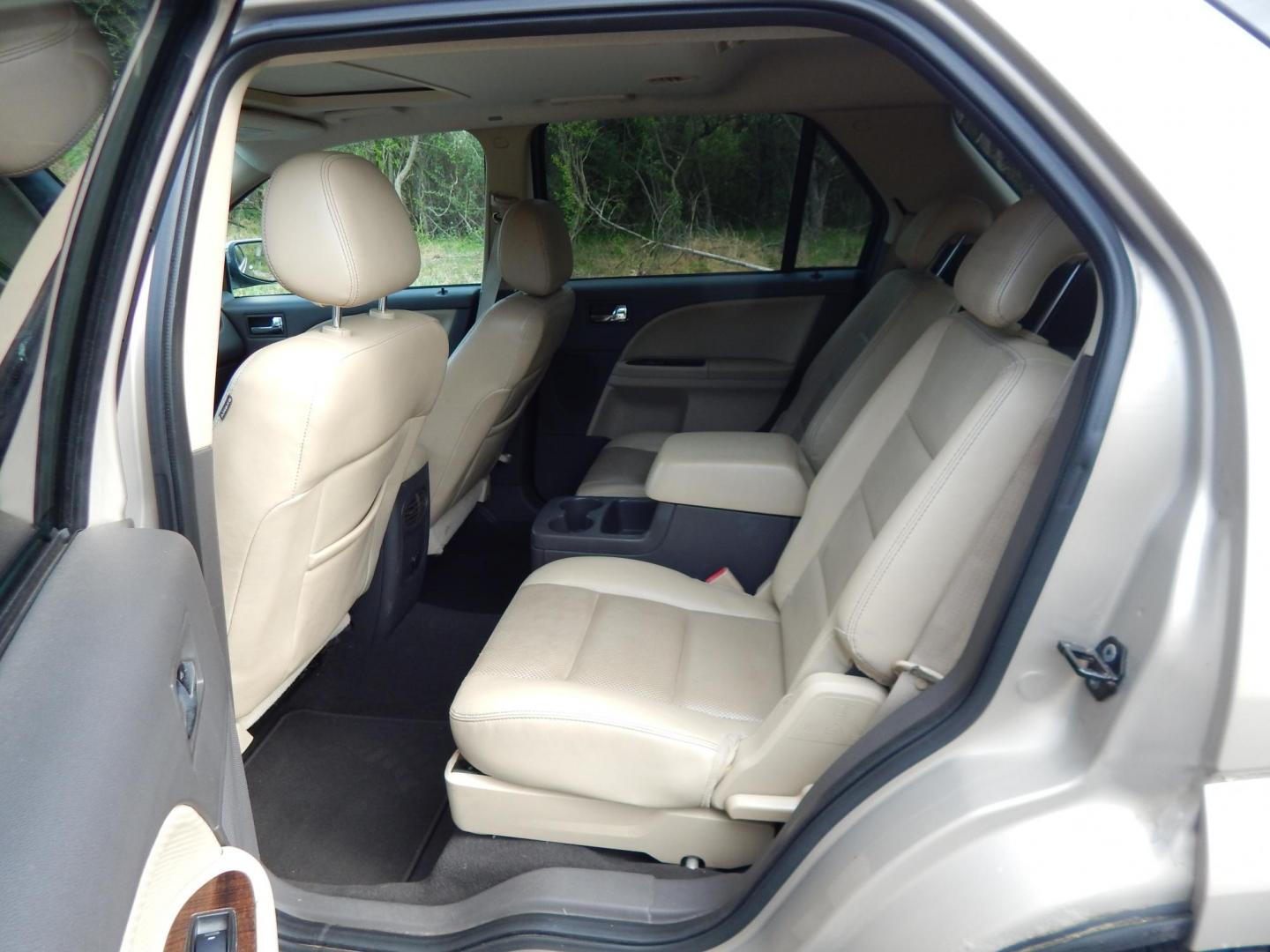 2008 Gold /Tan Ford Taurus X Limited AWD (1FMDK06W48G) with an 3.5L V6 DOHC 24V engine, 6-Speed Automatic Overdrive transmission, located at 6528 Lower York Road, New Hope, PA, 18938, (215) 862-9555, 40.358707, -74.977882 - Here we have a Ford Taurus X Limited with a 3.5L V6 putting power to all four wheels via an automatic transmission. Options include: tan leather with wood trim, power front seats, sunroof, heated front seats, dual plus rear climate, AM/FM/CD/AUX radio, cruise control, tilt steering wheel, automatic - Photo#13