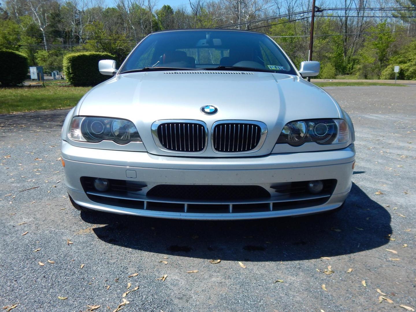 2001 Silver /Red BMW 3-Series 325Ci Convertible (WBABS33471J) with an 2.5L L6 DOHC 24V engine, 5 speed manual transmission, located at 6528 Lower York Road, New Hope, PA, 18938, (215) 862-9555, 40.358707, -74.977882 - Very clean 1 2001 BMW 325Ci convertible, 5 speed manual transmission, 2.5 Liter 6 cylinder engine, tilt wheel, leather seats, power top, windows, mirrors, central locking system, factory alloy wheels, Michelin tires, Pa. Inspection, 27 service records AM/FM sound system, car cover and more. Good cle - Photo#8