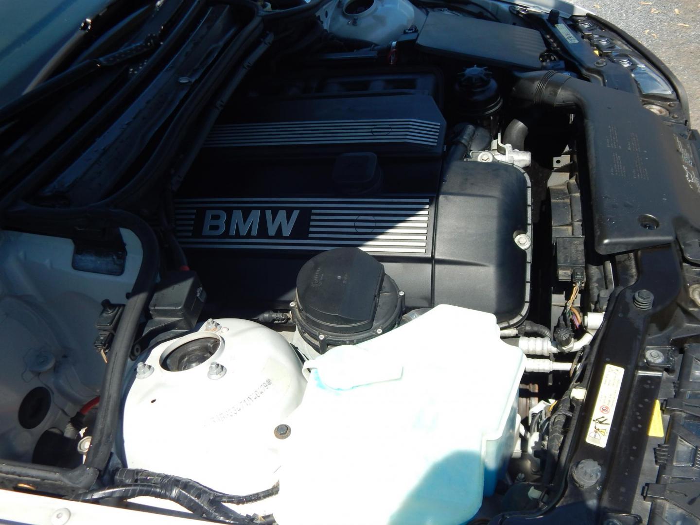 2001 Silver /Red BMW 3-Series 325Ci Convertible (WBABS33471J) with an 2.5L L6 DOHC 24V engine, 5 speed manual transmission, located at 6528 Lower York Road, New Hope, PA, 18938, (215) 862-9555, 40.358707, -74.977882 - Very clean 1 2001 BMW 325Ci convertible, 5 speed manual transmission, 2.5 Liter 6 cylinder engine, tilt wheel, leather seats, power top, windows, mirrors, central locking system, factory alloy wheels, Michelin tires, Pa. Inspection, 27 service records AM/FM sound system, car cover and more. Good cle - Photo#20