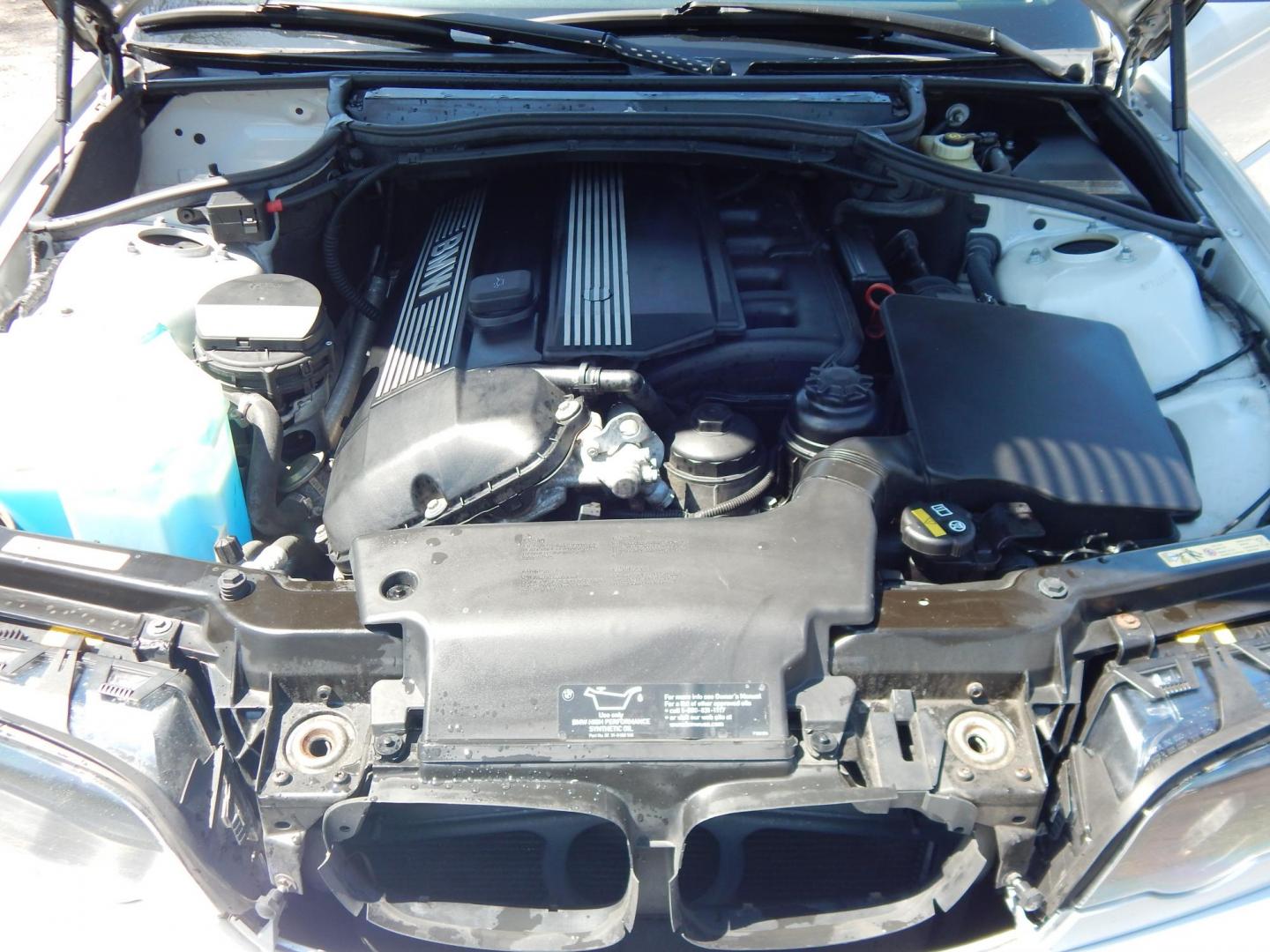 2001 Silver /Red BMW 3-Series 325Ci Convertible (WBABS33471J) with an 2.5L L6 DOHC 24V engine, 5 speed manual transmission, located at 6528 Lower York Road, New Hope, PA, 18938, (215) 862-9555, 40.358707, -74.977882 - Very clean 1 2001 BMW 325Ci convertible, 5 speed manual transmission, 2.5 Liter 6 cylinder engine, tilt wheel, leather seats, power top, windows, mirrors, central locking system, factory alloy wheels, Michelin tires, Pa. Inspection, 27 service records AM/FM sound system, car cover and more. Good cle - Photo#22