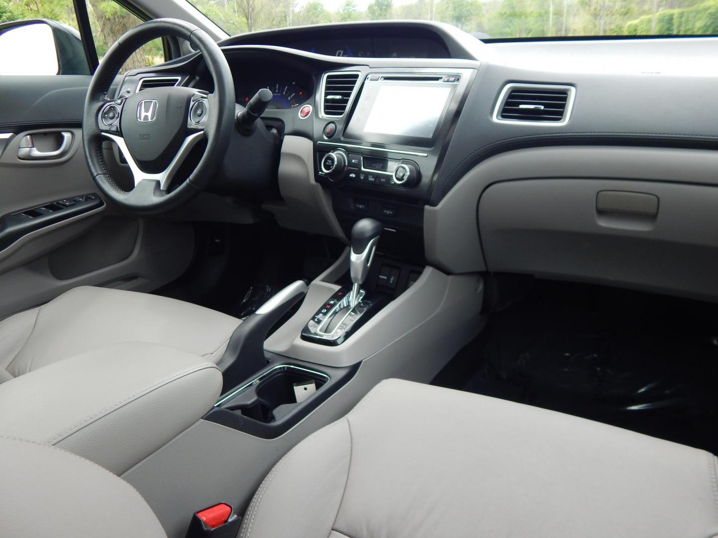 2015 black /gray Honda Civic EX-L Sedan CVT (19XFB2F95FE) with an 1.8L L4 SOHC 16V engine, Continuously Variable Transmission transmission, located at 6528 Lower York Road, New Hope, PA, 18938, (215) 862-9555, 40.358707, -74.977882 - Here we have a Honda Civic with a 1.8L inline 4 cylinder engine cutting power to the front wheels via an automatic transmission. Options include: gray leather, drivers power seat, heated front seats, heat, AC, AM/FM/BLUETOOTH radio, keyless start, sunroof, tilt steering wheel, cruise control, power - Photo#17