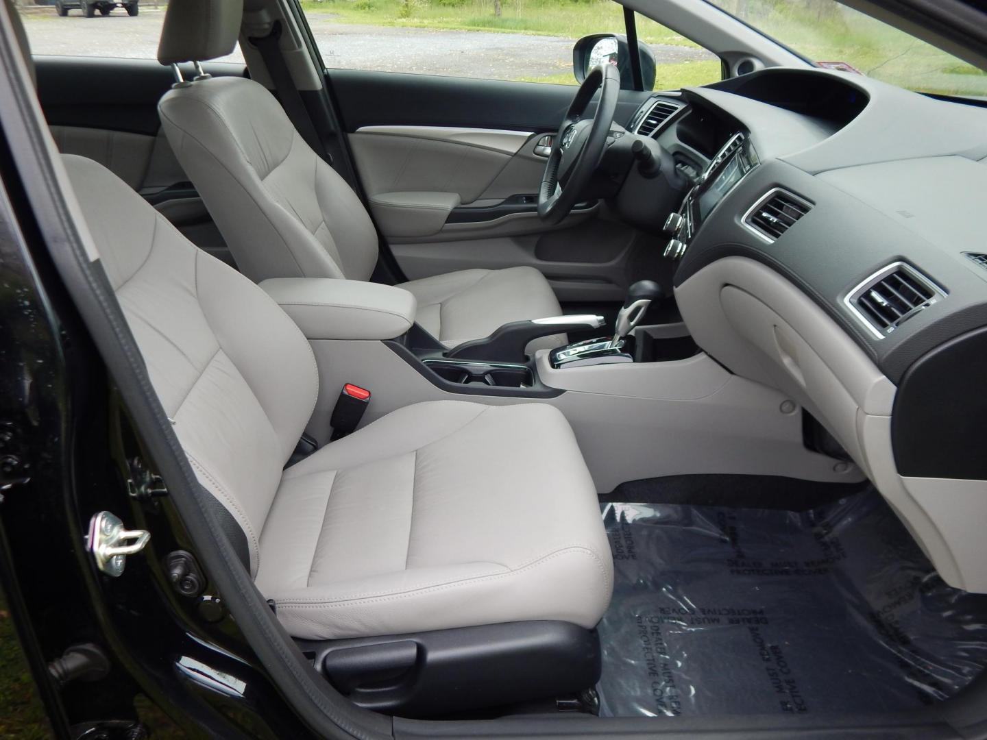 2015 black /gray Honda Civic EX-L Sedan CVT (19XFB2F95FE) with an 1.8L L4 SOHC 16V engine, Continuously Variable Transmission transmission, located at 6528 Lower York Road, New Hope, PA, 18938, (215) 862-9555, 40.358707, -74.977882 - Here we have a Honda Civic with a 1.8L inline 4 cylinder engine cutting power to the front wheels via an automatic transmission. Options include: gray leather, drivers power seat, heated front seats, heat, AC, AM/FM/BLUETOOTH radio, keyless start, sunroof, tilt steering wheel, cruise control, power - Photo#16
