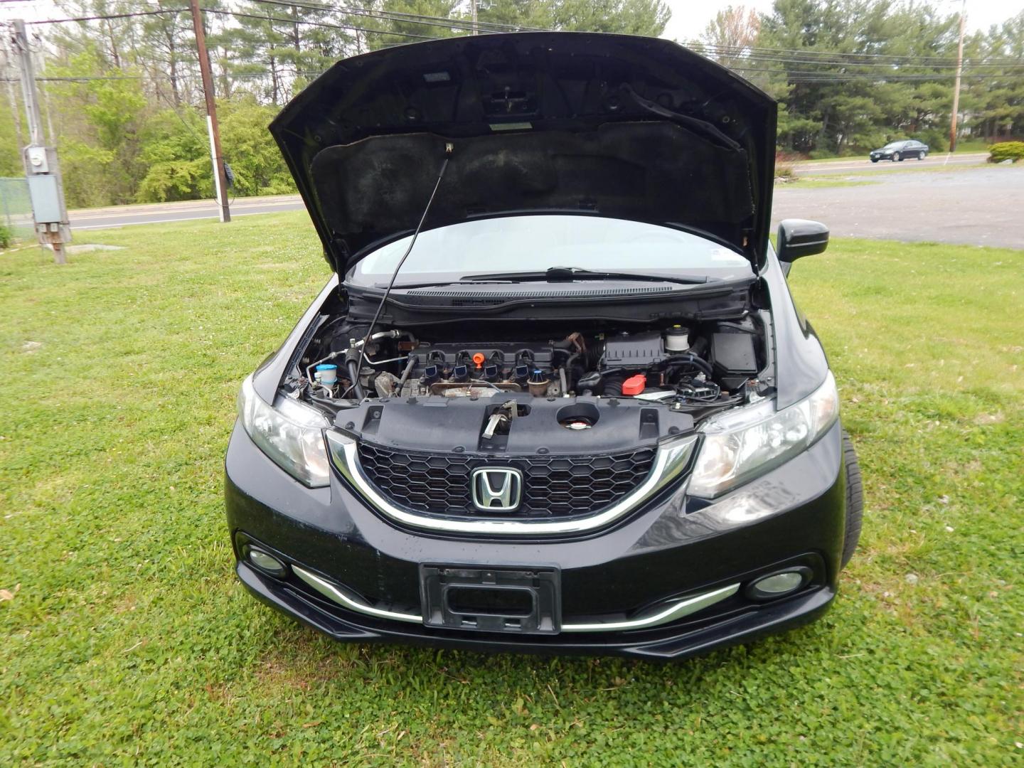 2015 black /gray Honda Civic EX-L Sedan CVT (19XFB2F95FE) with an 1.8L L4 SOHC 16V engine, Continuously Variable Transmission transmission, located at 6528 Lower York Road, New Hope, PA, 18938, (215) 862-9555, 40.358707, -74.977882 - Here we have a Honda Civic with a 1.8L inline 4 cylinder engine cutting power to the front wheels via an automatic transmission. Options include: gray leather, drivers power seat, heated front seats, heat, AC, AM/FM/BLUETOOTH radio, keyless start, sunroof, tilt steering wheel, cruise control, power - Photo#19