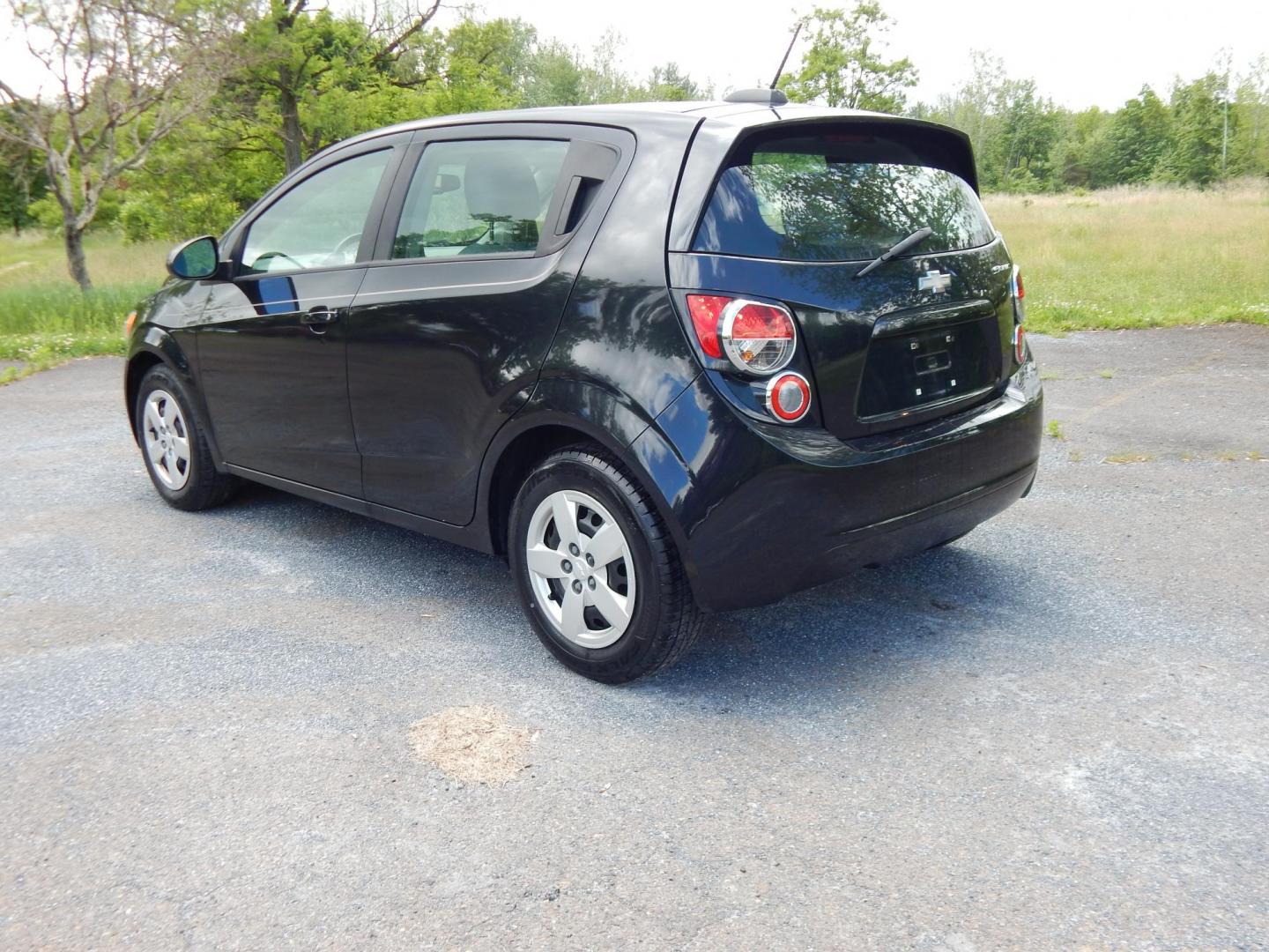 2015 black /Gray Chevrolet Sonic LS Auto 5-Door (1G1JA6SHXF4) with an 1.8L L4 DOHC 24V engine, 6A transmission, located at 6528 Lower York Road, New Hope, PA, 18938, (215) 862-9555, 40.358707, -74.977882 - 2015 Chevrolet Sonic LS, 1.8 Liter front wheel drive automatic. Options include: gray cloth, heat, AC, AM/FM/MEDIA radio, roll up windows, manual mirrors, automatic headlights, tilt steering wheel, power locks, 15 inch wheels with 4 Falken tires. Pa inspection good until 9/26. Carfax reports ONE OW- Photo#2