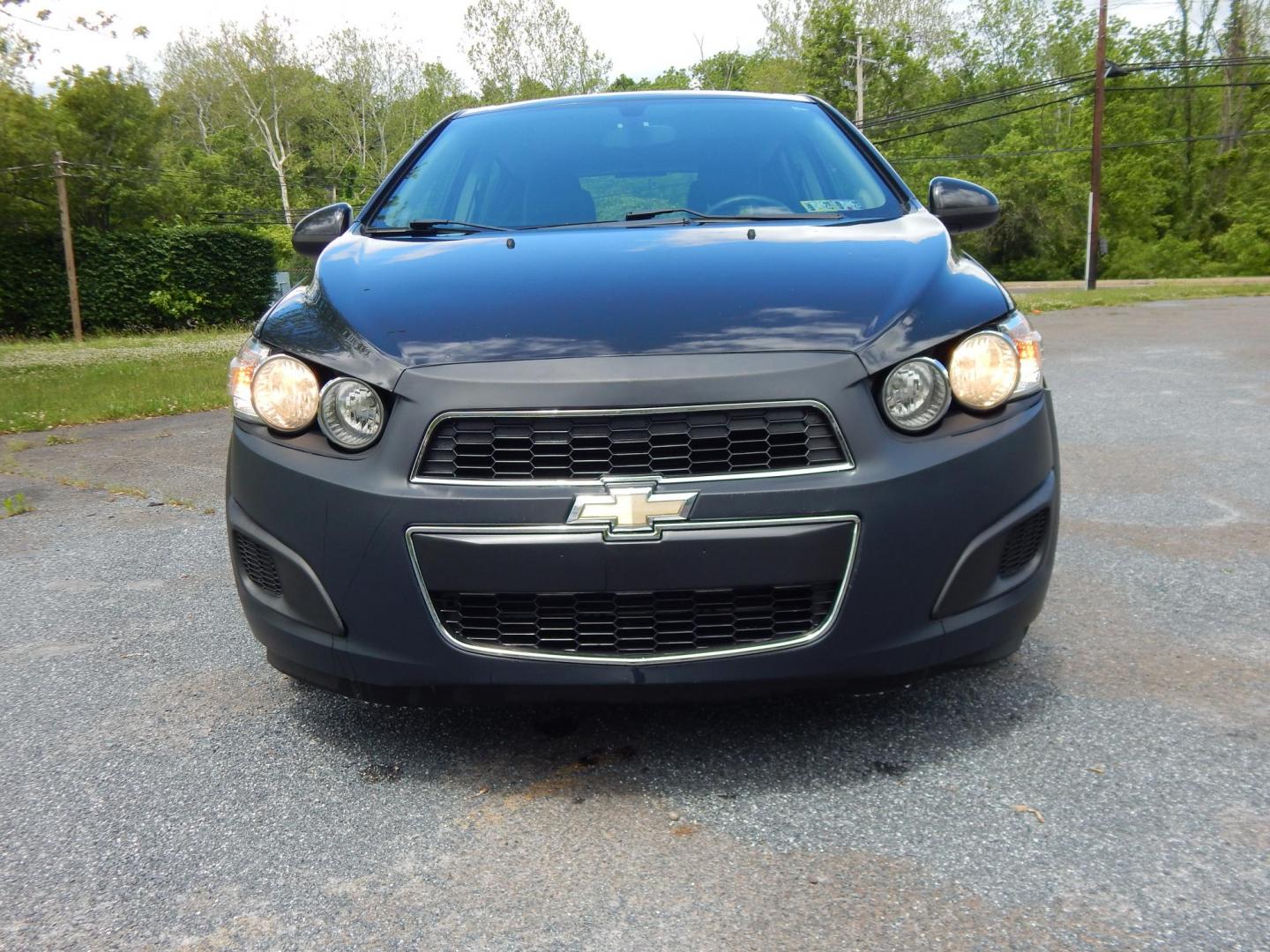 2015 black /Gray Chevrolet Sonic LS Auto 5-Door (1G1JA6SHXF4) with an 1.8L L4 DOHC 24V engine, 6A transmission, located at 6528 Lower York Road, New Hope, PA, 18938, (215) 862-9555, 40.358707, -74.977882 - 2015 Chevrolet Sonic LS, 1.8 Liter front wheel drive automatic. Options include: gray cloth, heat, AC, AM/FM/MEDIA radio, roll up windows, manual mirrors, automatic headlights, tilt steering wheel, power locks, 15 inch wheels with 4 Falken tires. Pa inspection good until 9/26. Carfax reports ONE OW- Photo#6