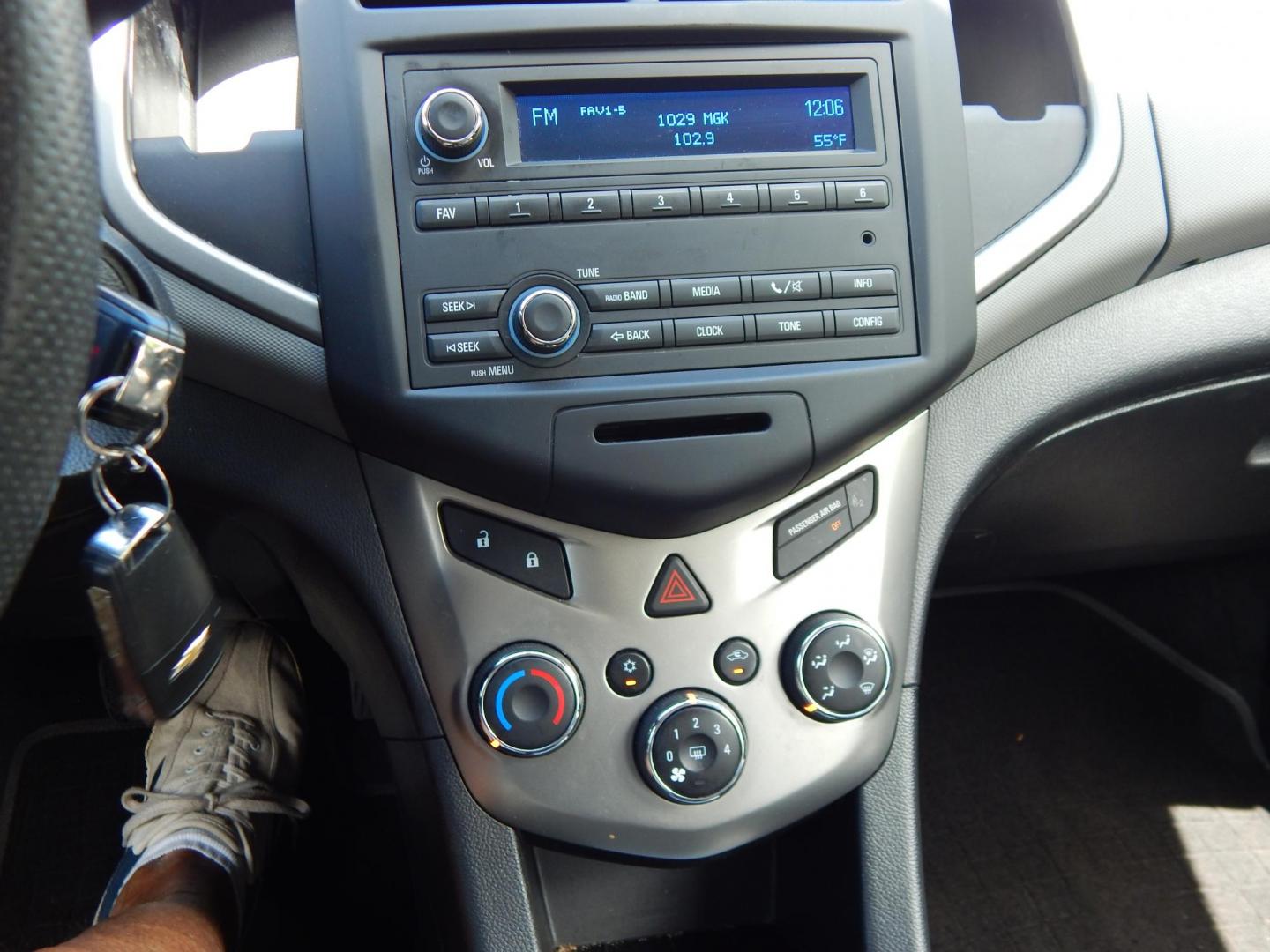 2015 black /Gray Chevrolet Sonic LS Auto 5-Door (1G1JA6SHXF4) with an 1.8L L4 DOHC 24V engine, 6A transmission, located at 6528 Lower York Road, New Hope, PA, 18938, (215) 862-9555, 40.358707, -74.977882 - 2015 Chevrolet Sonic LS, 1.8 Liter front wheel drive automatic. Options include: gray cloth, heat, AC, AM/FM/MEDIA radio, roll up windows, manual mirrors, automatic headlights, tilt steering wheel, power locks, 15 inch wheels with 4 Falken tires. Pa inspection good until 9/26. Carfax reports ONE OW- Photo#23