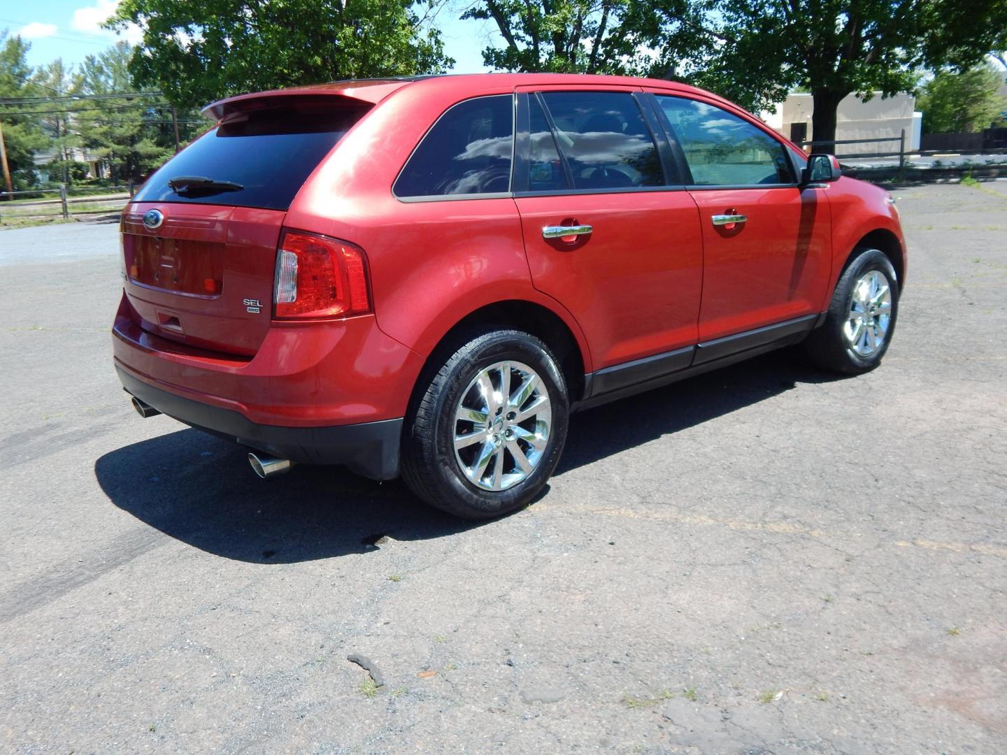 2011 Red /Tan Ford Edge SEL AWD (2FMDK4JC2BB) with an 3.5L V6 DOHC 24V engine, 6-Speed Automatic transmission, located at 6528 Lower York Road, New Hope, PA, 18938, (215) 862-9555, 40.358707, -74.977882 - Here we have a ONE OWNER, Ford Edge with a 3.5L V6 putting power to all four wheels via an automatic transmission. Options include: tan leather, power seats, heated front seats, dual climate controls, am/fm/cd/bluetooth/sir radio, navigation, cruise control, ambient lighting, power windows/locks/mir - Photo#3