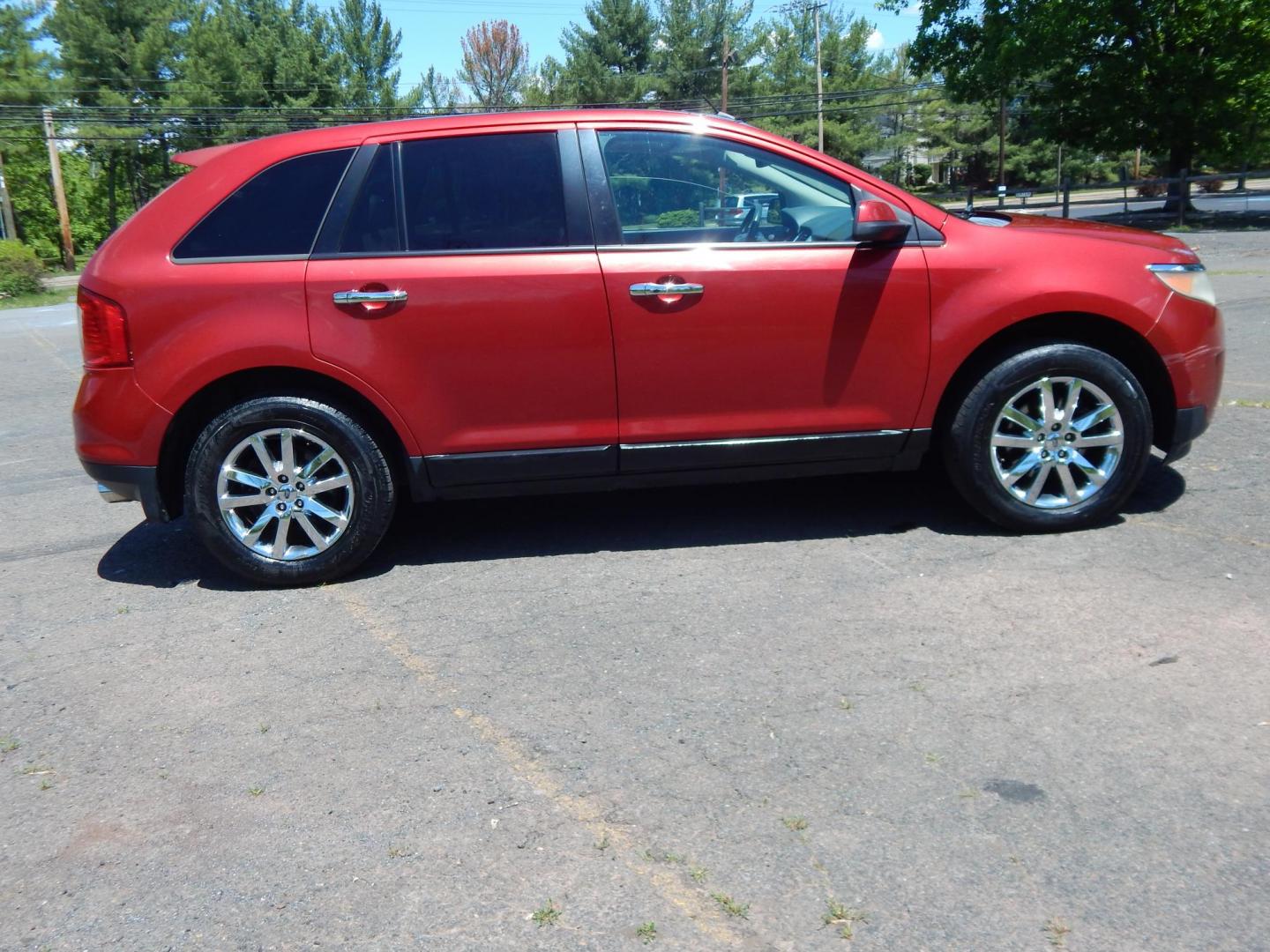 2011 Red /Tan Ford Edge SEL AWD (2FMDK4JC2BB) with an 3.5L V6 DOHC 24V engine, 6-Speed Automatic transmission, located at 6528 Lower York Road, New Hope, PA, 18938, (215) 862-9555, 40.358707, -74.977882 - Here we have a ONE OWNER, Ford Edge with a 3.5L V6 putting power to all four wheels via an automatic transmission. Options include: tan leather, power seats, heated front seats, dual climate controls, am/fm/cd/bluetooth/sir radio, navigation, cruise control, ambient lighting, power windows/locks/mir - Photo#4