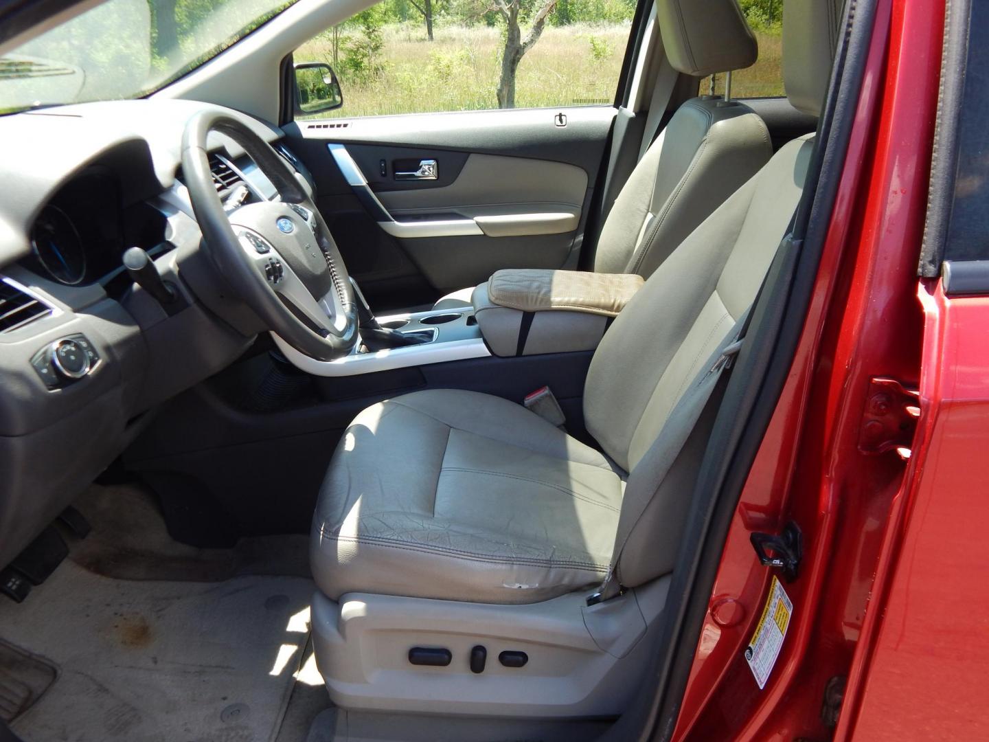 2011 Red /Tan Ford Edge SEL AWD (2FMDK4JC2BB) with an 3.5L V6 DOHC 24V engine, 6-Speed Automatic transmission, located at 6528 Lower York Road, New Hope, PA, 18938, (215) 862-9555, 40.358707, -74.977882 - Here we have a ONE OWNER, Ford Edge with a 3.5L V6 putting power to all four wheels via an automatic transmission. Options include: tan leather, power seats, heated front seats, dual climate controls, am/fm/cd/bluetooth/sir radio, navigation, cruise control, ambient lighting, power windows/locks/mir - Photo#11
