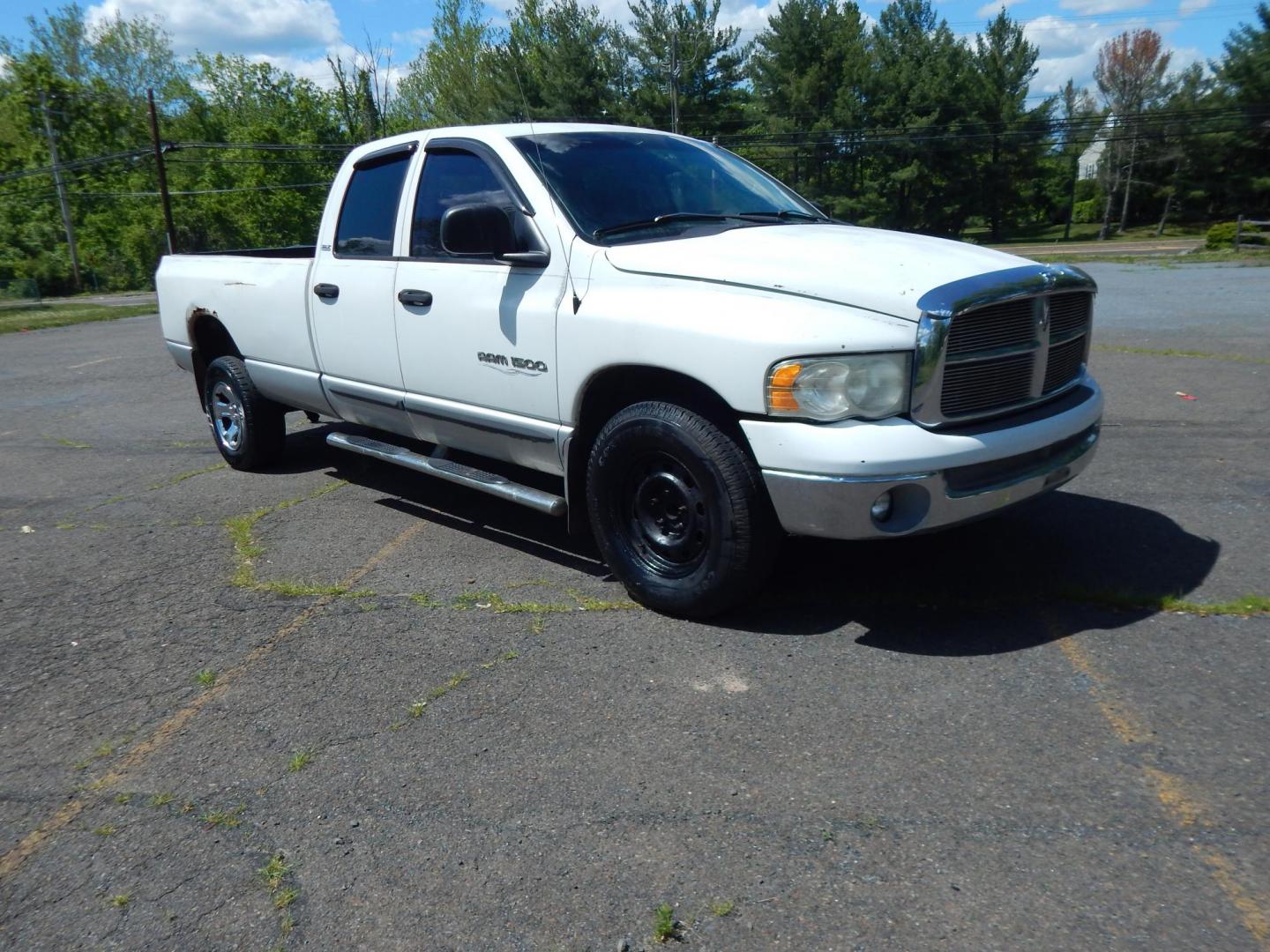 2002 White /Black Dodge Ram 1500 SLT Plus Quad Cab Long Bed 2WD (3D7HA18N52G) with an 4.7L V8 SOHC 16V engine, AUtomatic transmission, located at 6528 Lower York Road, New Hope, PA, 18938, (215) 862-9555, 40.358707, -74.977882 - Here we have a Ram 1500 with a 4.7L V8 putting power to the rear wheels via an automatic transmission. Options include: black cloth, heat, AM/FM/CD radio, cruise control, tilt steering wheel and a rear sliding window. This truck is being sold AS-IS and on consignment for a local client of ours. Kno- Photo#5