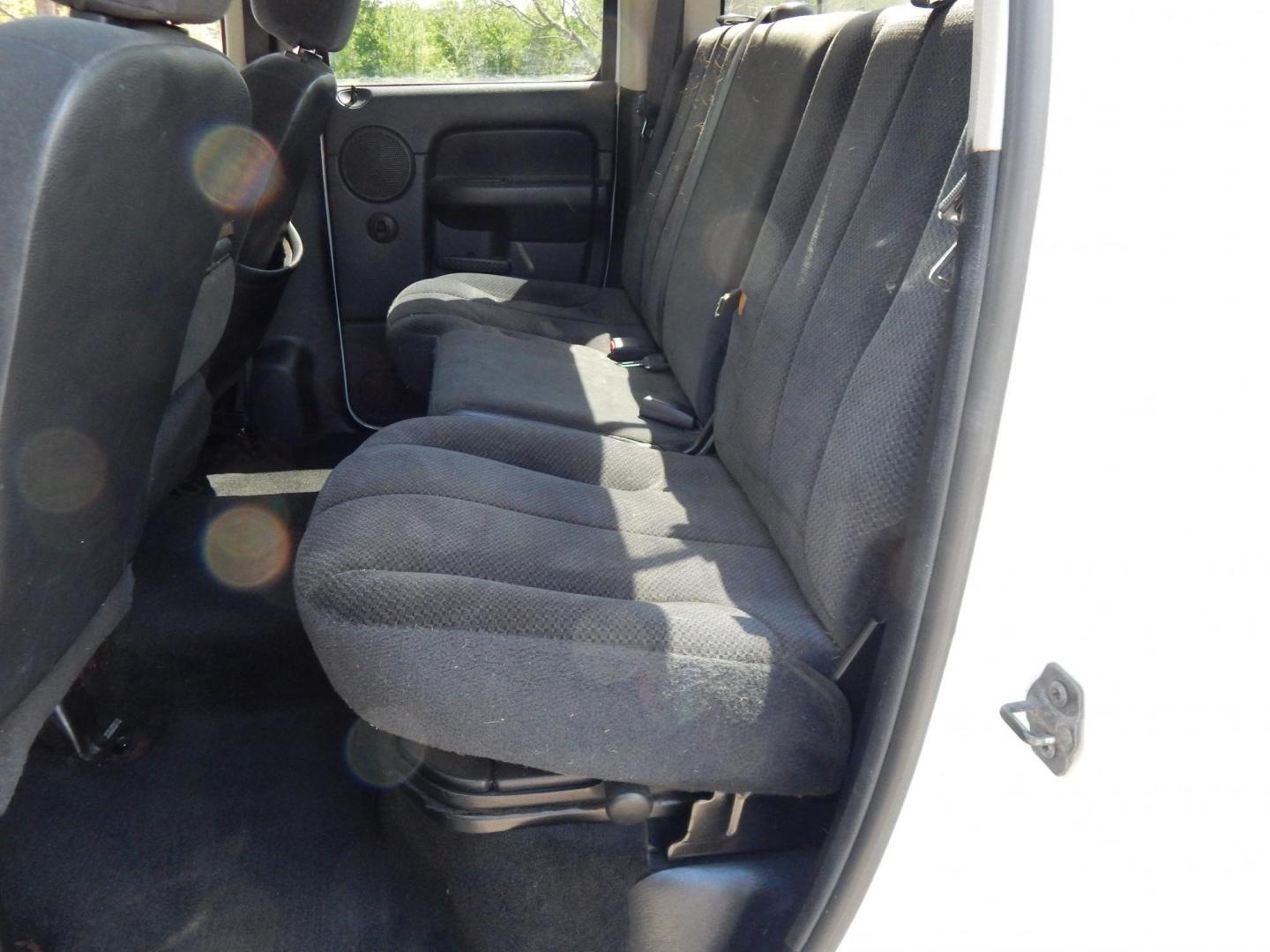 2002 White /Black Dodge Ram 1500 SLT Plus Quad Cab Long Bed 2WD (3D7HA18N52G) with an 4.7L V8 SOHC 16V engine, AUtomatic transmission, located at 6528 Lower York Road, New Hope, PA, 18938, (215) 862-9555, 40.358707, -74.977882 - Here we have a Ram 1500 with a 4.7L V8 putting power to the rear wheels via an automatic transmission. Options include: black cloth, heat, AM/FM/CD radio, cruise control, tilt steering wheel and a rear sliding window. This truck is being sold AS-IS and on consignment for a local client of ours. Kno- Photo#10