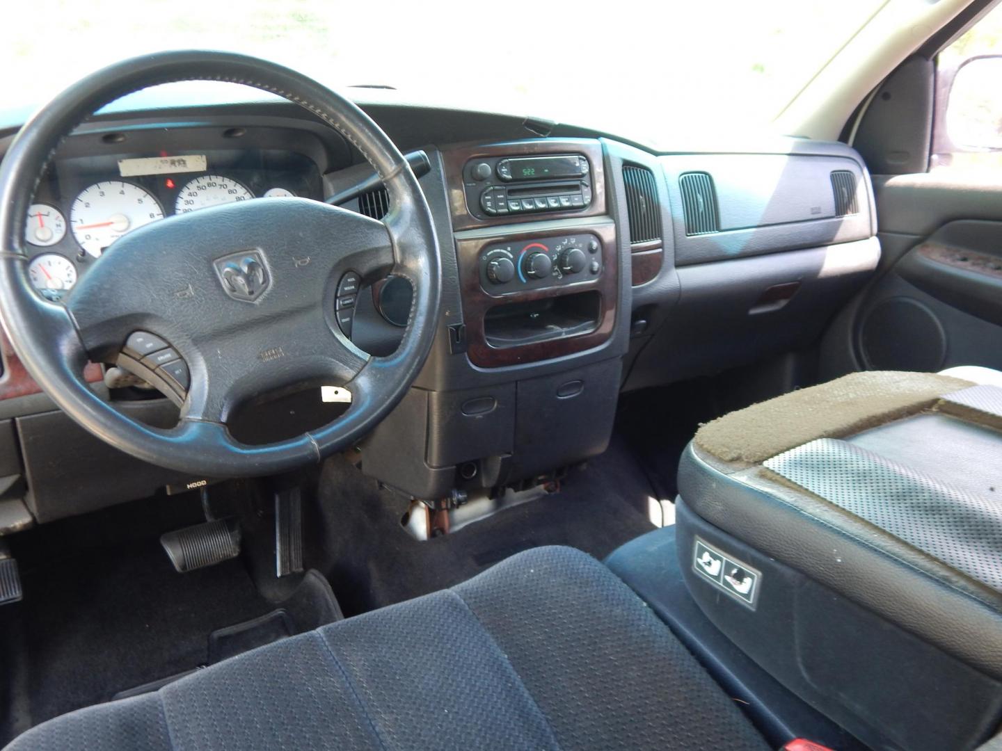 2002 White /Black Dodge Ram 1500 SLT Plus Quad Cab Long Bed 2WD (3D7HA18N52G) with an 4.7L V8 SOHC 16V engine, AUtomatic transmission, located at 6528 Lower York Road, New Hope, PA, 18938, (215) 862-9555, 40.358707, -74.977882 - Here we have a Ram 1500 with a 4.7L V8 putting power to the rear wheels via an automatic transmission. Options include: black cloth, heat, AM/FM/CD radio, cruise control, tilt steering wheel and a rear sliding window. This truck is being sold AS-IS and on consignment for a local client of ours. Kno- Photo#11