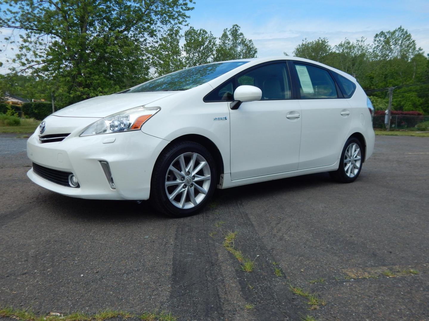 2013 White /Gray Toyota Prius V Three (JTDZN3EU2D3) with an 1.8L L4 DOHC 16V HYBRID engine, Continuously Variable Transmission transmission, located at 6528 Lower York Road, New Hope, PA, 18938, (215) 862-9555, 40.358707, -74.977882 - Here we have a 2013 Prius with a 1.8L inline 4 cylinder hybrid engine putting power to the front wheels via an automatic transmission. Options include: gray leather, manual seats, heated front seats, cold AC, heat, AM/FM/BLUETOOTH radio, back up camera, push button start, cruise control, tilt steeri - Photo#0