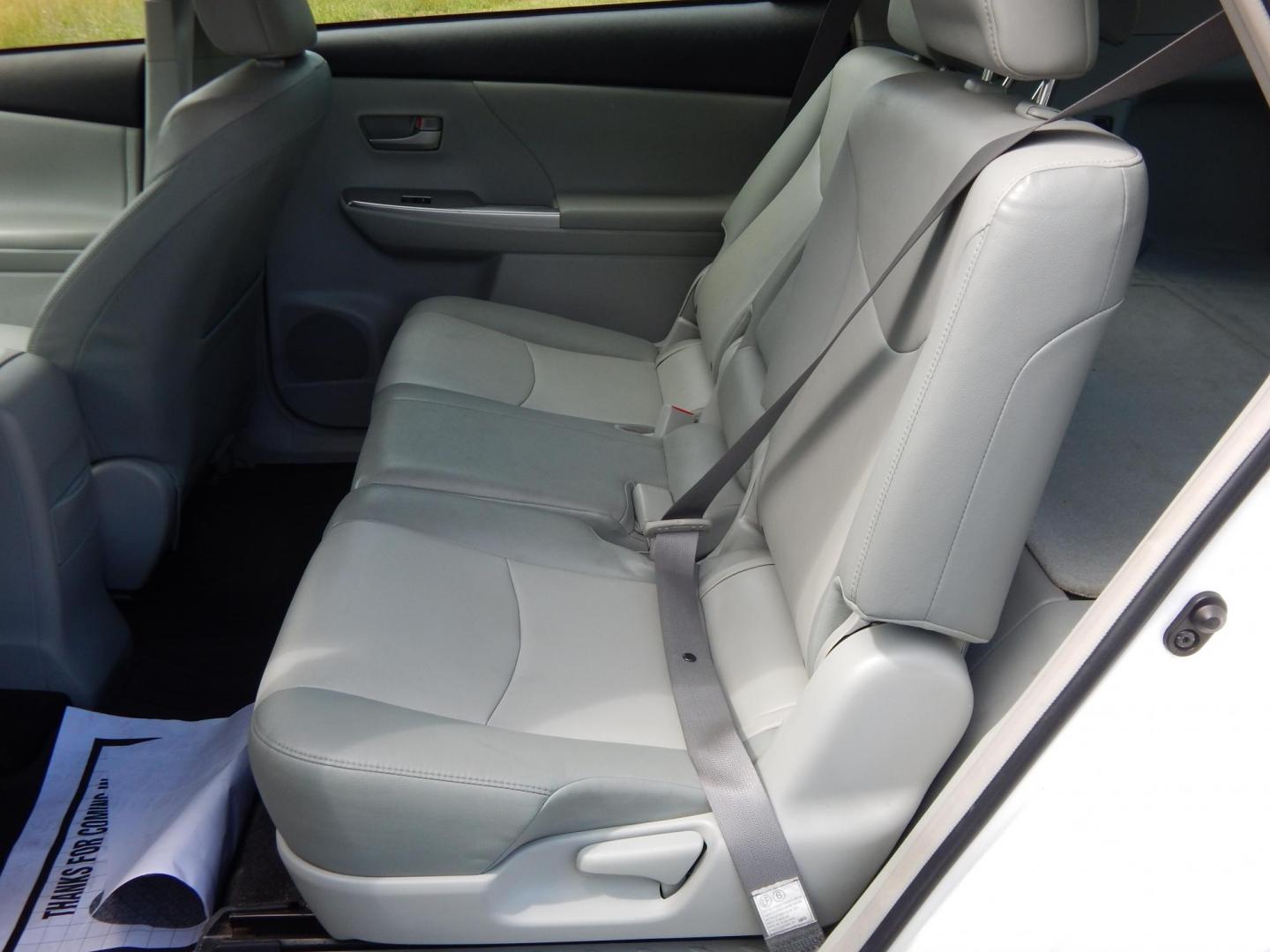 2013 White /Gray Toyota Prius V Three (JTDZN3EU2D3) with an 1.8L L4 DOHC 16V HYBRID engine, Continuously Variable Transmission transmission, located at 6528 Lower York Road, New Hope, PA, 18938, (215) 862-9555, 40.358707, -74.977882 - Here we have a 2013 Prius with a 1.8L inline 4 cylinder hybrid engine putting power to the front wheels via an automatic transmission. Options include: gray leather, manual seats, heated front seats, cold AC, heat, AM/FM/BLUETOOTH radio, back up camera, push button start, cruise control, tilt steeri - Photo#21