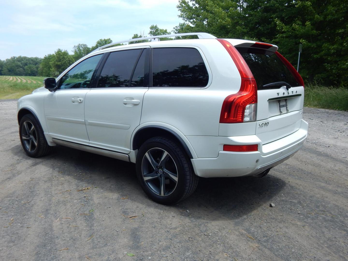 2013 White /Black Volvo XC90 3.2 R-Design AWD (YV4952CT6D1) with an 3.2L L6 DOHC 24V engine, 6-Speed Automatic transmission, located at 6528 Lower York Road, New Hope, PA, 18938, (215) 862-9555, 40.358707, -74.977882 - Here we have a one owner, Volvo XC90 with a 3.2L inline 6 cylinder engine putting power to all four wheels via an automatic transmission. Options include: black leather, power front seats, heated front seats, dual climate controls, AM/FM/CD radio, tilt steering wheel, cruise control, power windows/l - Photo#2