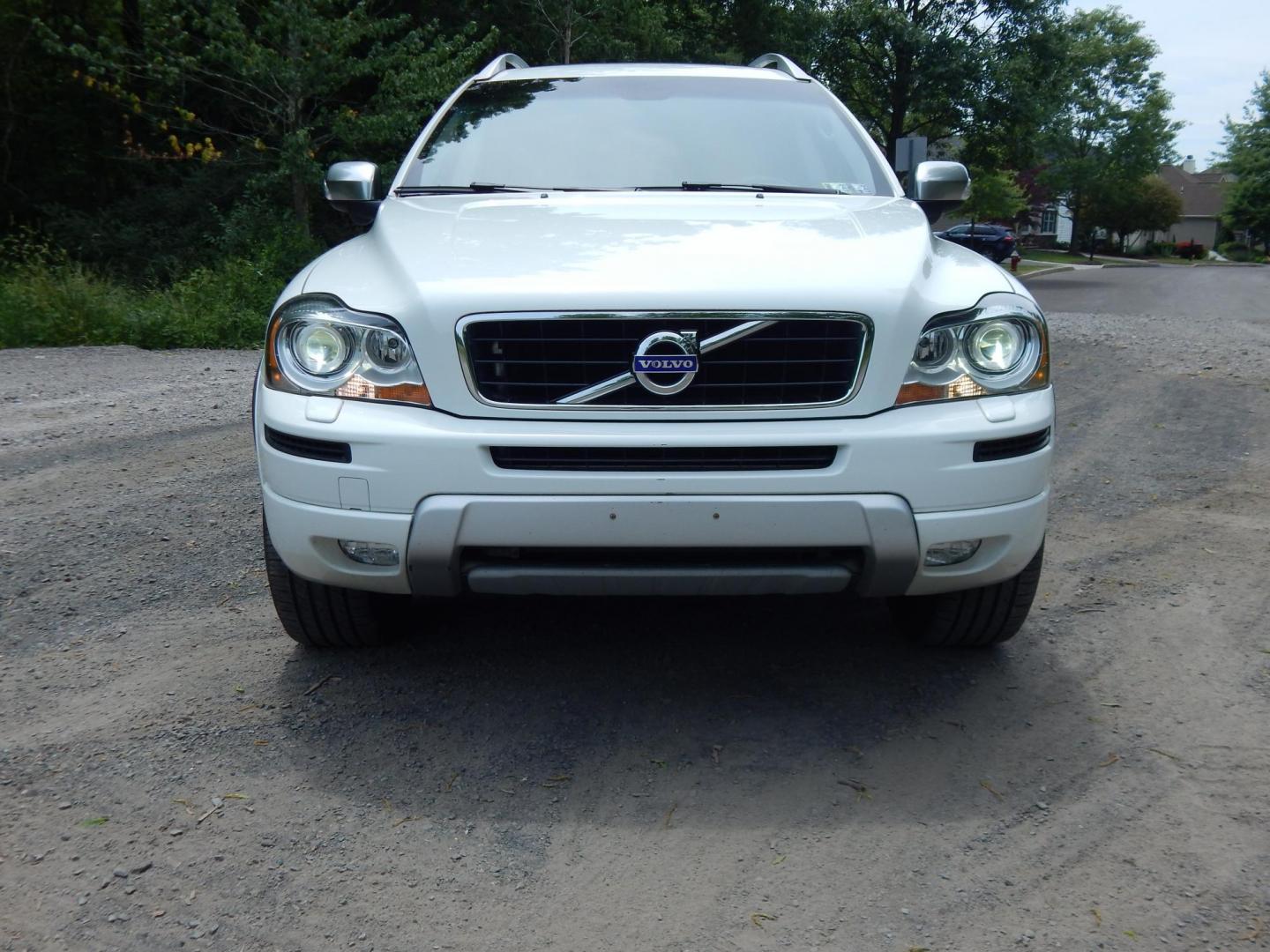 2013 White /Black Volvo XC90 3.2 R-Design AWD (YV4952CT6D1) with an 3.2L L6 DOHC 24V engine, 6-Speed Automatic transmission, located at 6528 Lower York Road, New Hope, PA, 18938, (215) 862-9555, 40.358707, -74.977882 - Here we have a one owner, Volvo XC90 with a 3.2L inline 6 cylinder engine putting power to all four wheels via an automatic transmission. Options include: black leather, power front seats, heated front seats, dual climate controls, AM/FM/CD radio, tilt steering wheel, cruise control, power windows/l - Photo#6