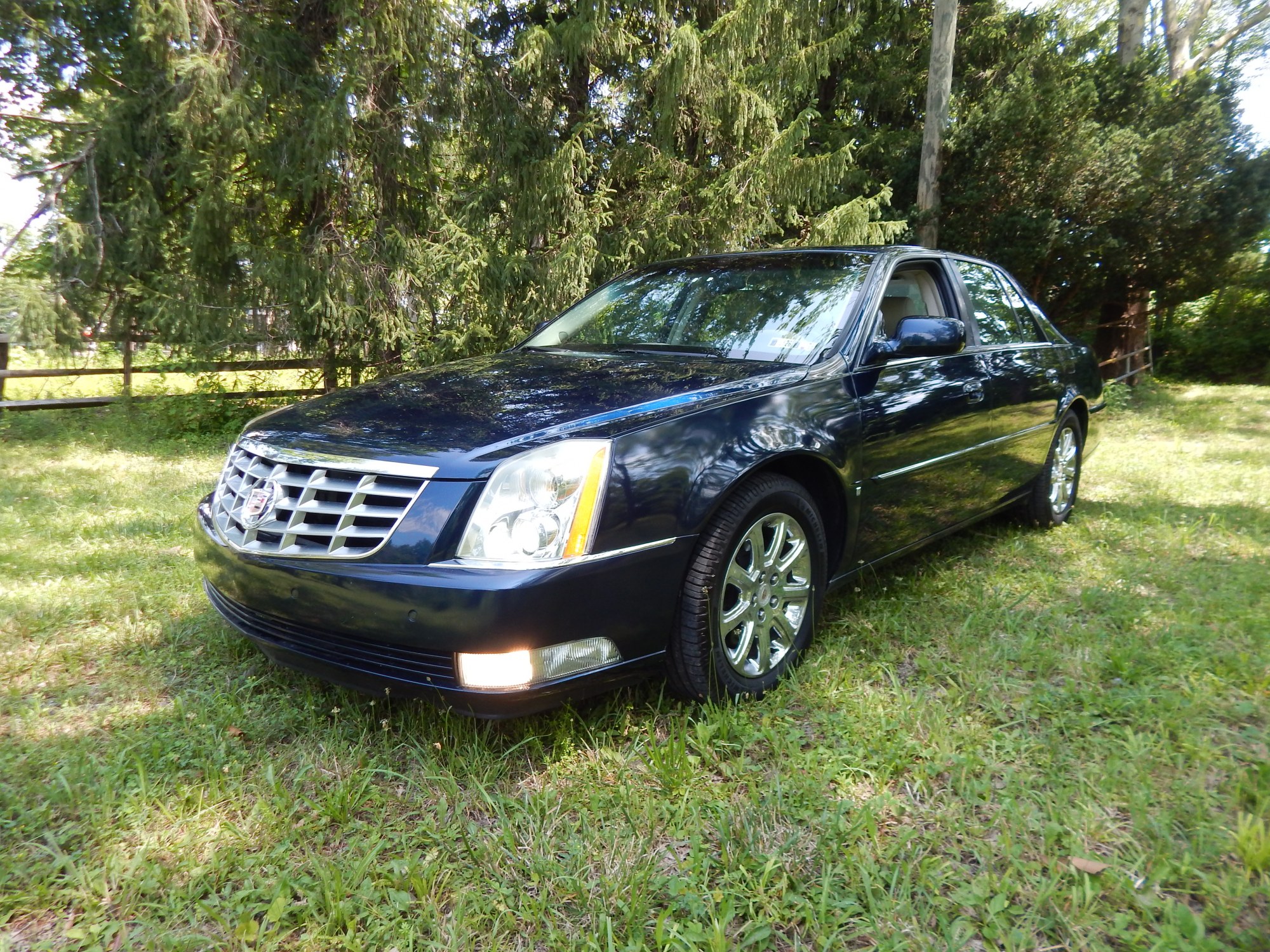 photo of 2008 Cadillac DTS Luxury I