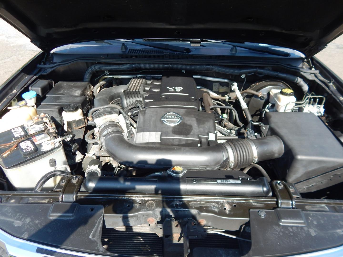 2012 Gray /Gray Nissan Pathfinder LE 4WD (5N1AR1NB4CC) with an 4.0L V6 DOHC 24V engine, 5-Speed Automatic transmission, located at 6528 Lower York Road, New Hope, PA, 18938, (215) 862-9555, 40.358707, -74.977882 - Here we have a Nissan Pathfinder with a 4.0L V6 putting power to the ground via a 4x4 automatic transmission. Options include: gray cloth, 3rd row seating, AC and heat, AM/FM/CD radio, power windows/locks/mirrors, cruise control, roof rails, tow hitch, running boards and 16 inch alloy wheels. Carfax- Photo#19