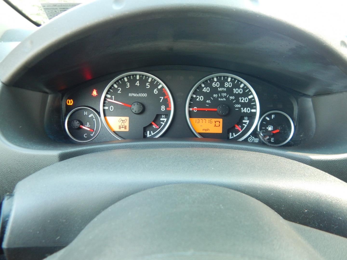 2012 Gray /Gray Nissan Pathfinder LE 4WD (5N1AR1NB4CC) with an 4.0L V6 DOHC 24V engine, 5-Speed Automatic transmission, located at 6528 Lower York Road, New Hope, PA, 18938, (215) 862-9555, 40.358707, -74.977882 - Here we have a Nissan Pathfinder with a 4.0L V6 putting power to the ground via a 4x4 automatic transmission. Options include: gray cloth, 3rd row seating, AC and heat, AM/FM/CD radio, power windows/locks/mirrors, cruise control, roof rails, tow hitch, running boards and 16 inch alloy wheels. Carfax- Photo#22